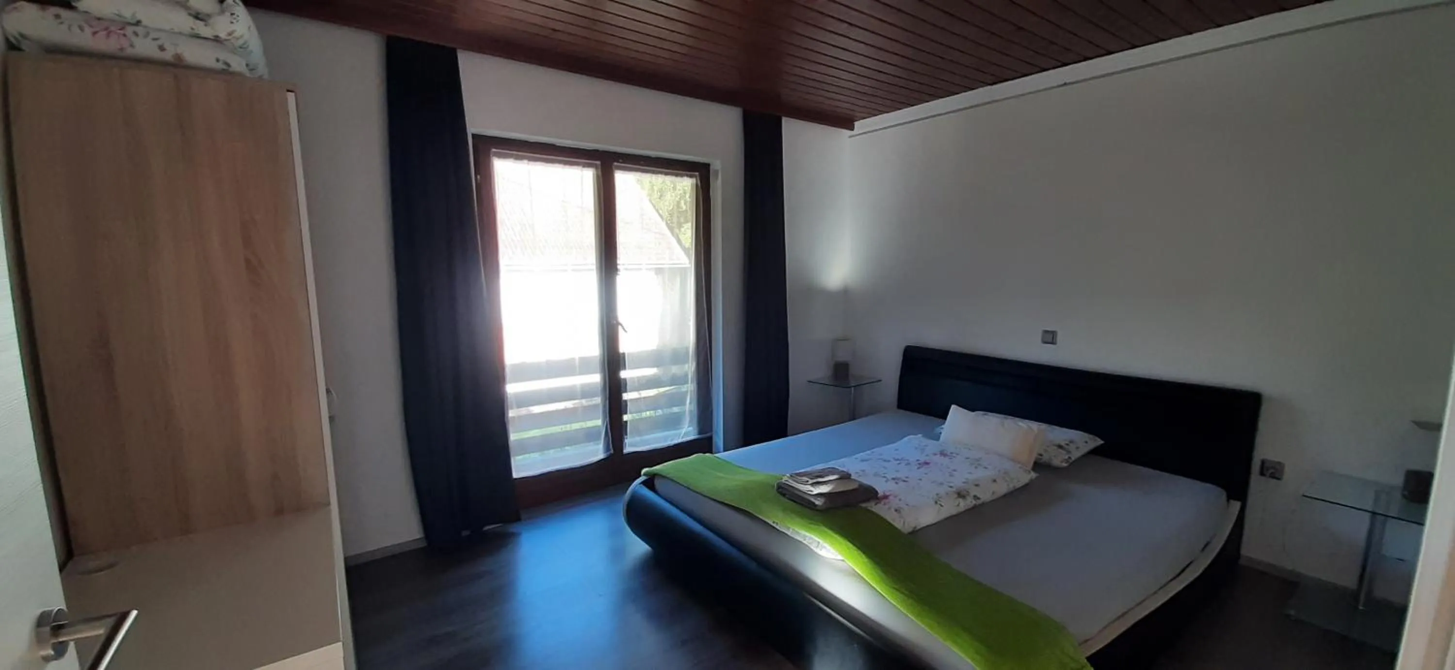 Photo of the whole room, Bed in Haus Sieben - Singer Lydia