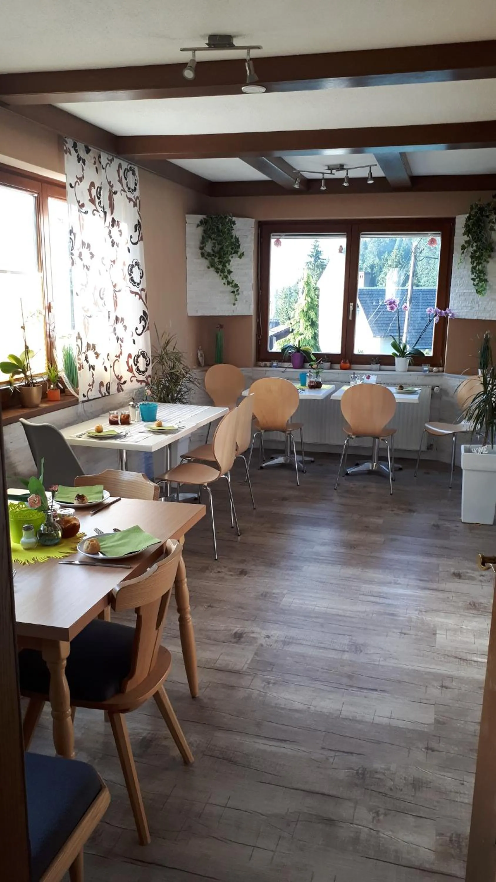 Dining area in Haus Sieben - Singer Lydia