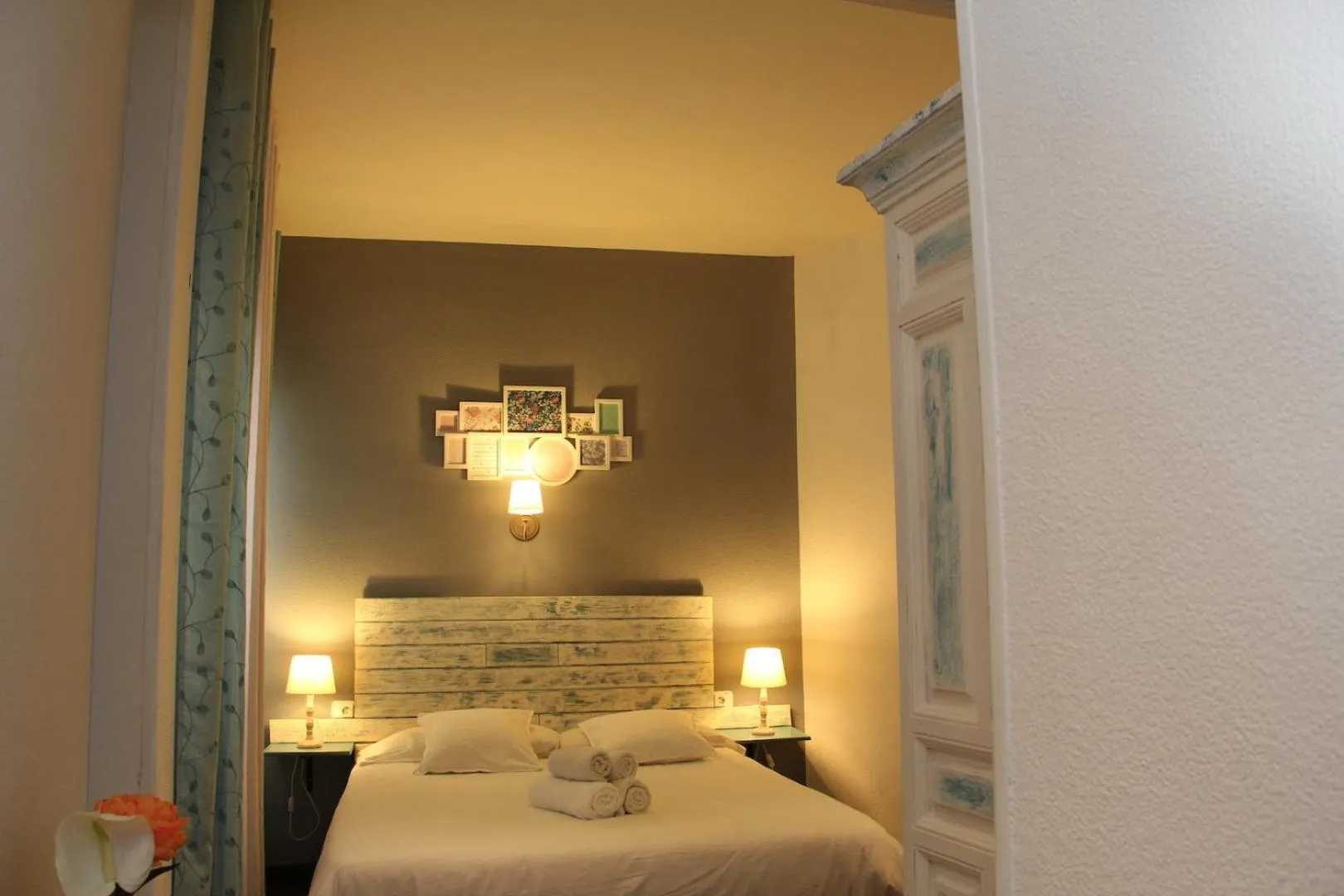 Bed in Oasis Backpackers' Toledo