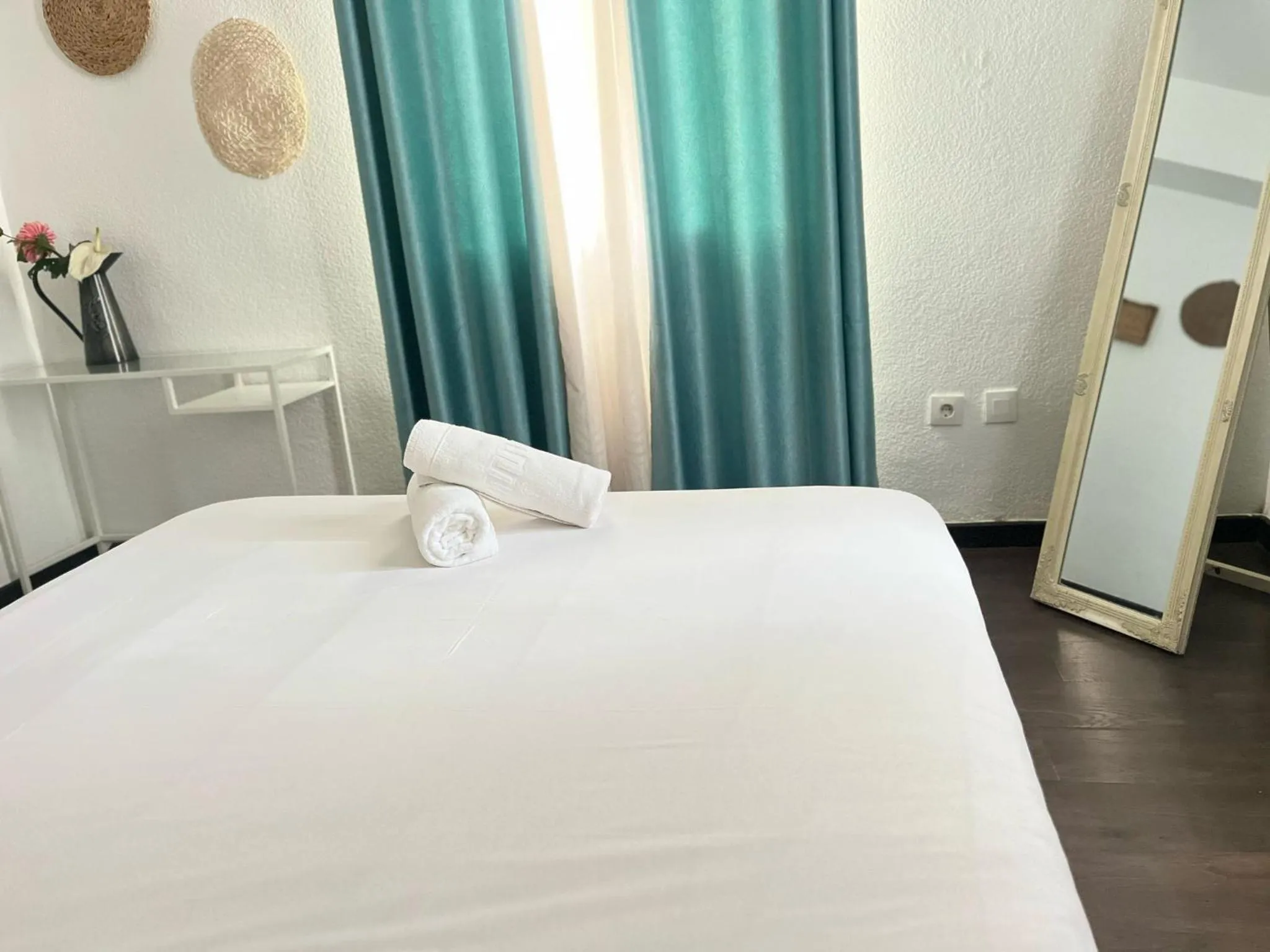 Photo of the whole room, Bed in Oasis Backpackers' Toledo