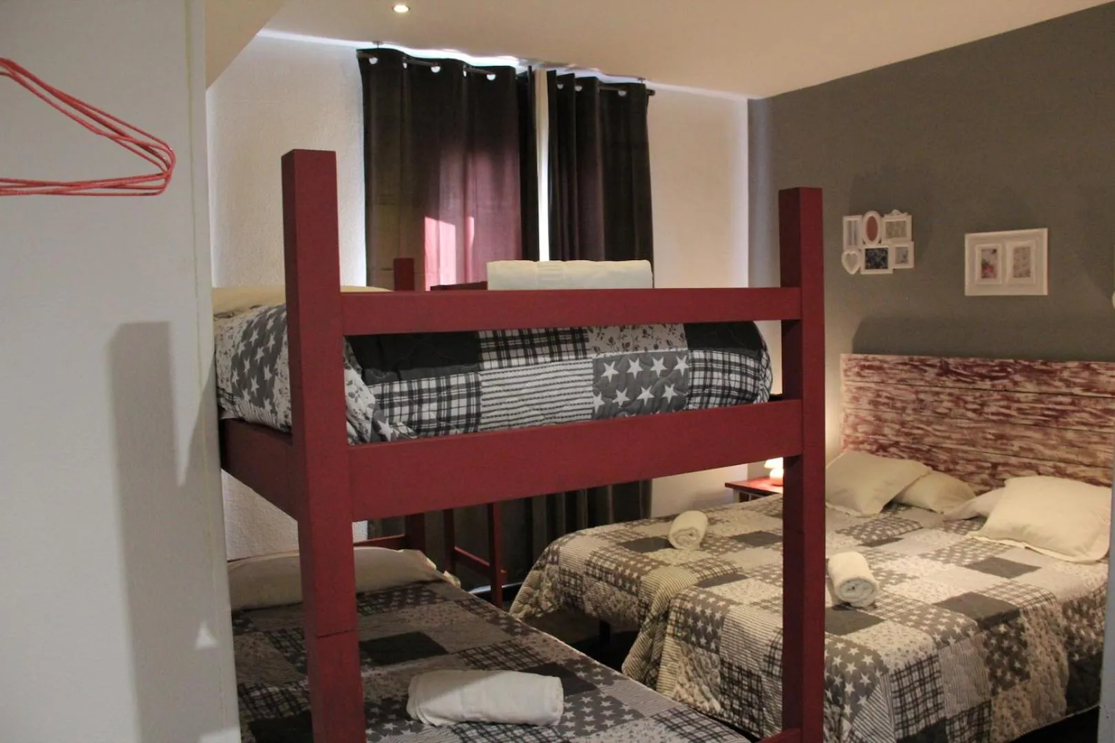 Bed in Oasis Backpackers' Toledo