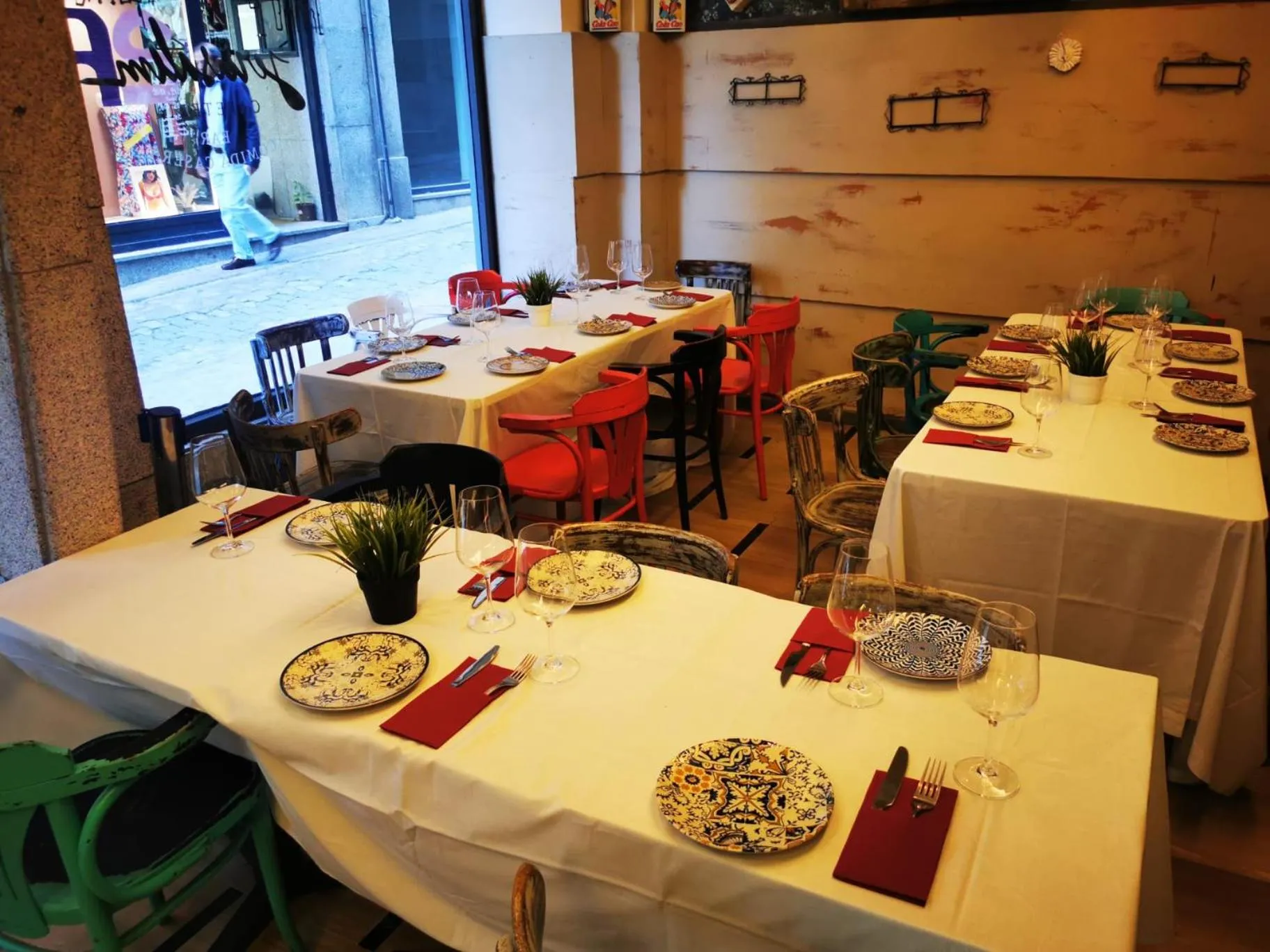 Restaurant/places to eat in Oasis Backpackers' Toledo