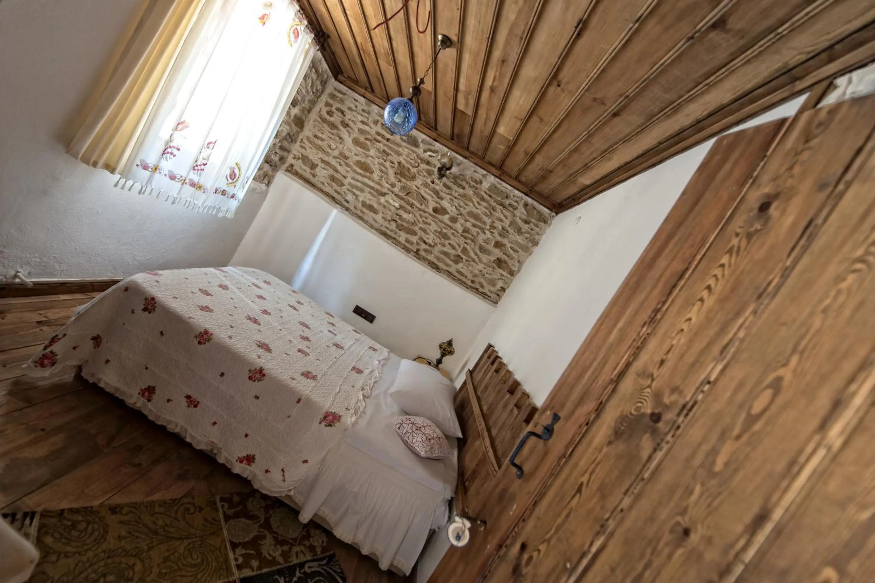 Photo of the whole room in Birgi Hotel Saliha Hanim Tas Konak