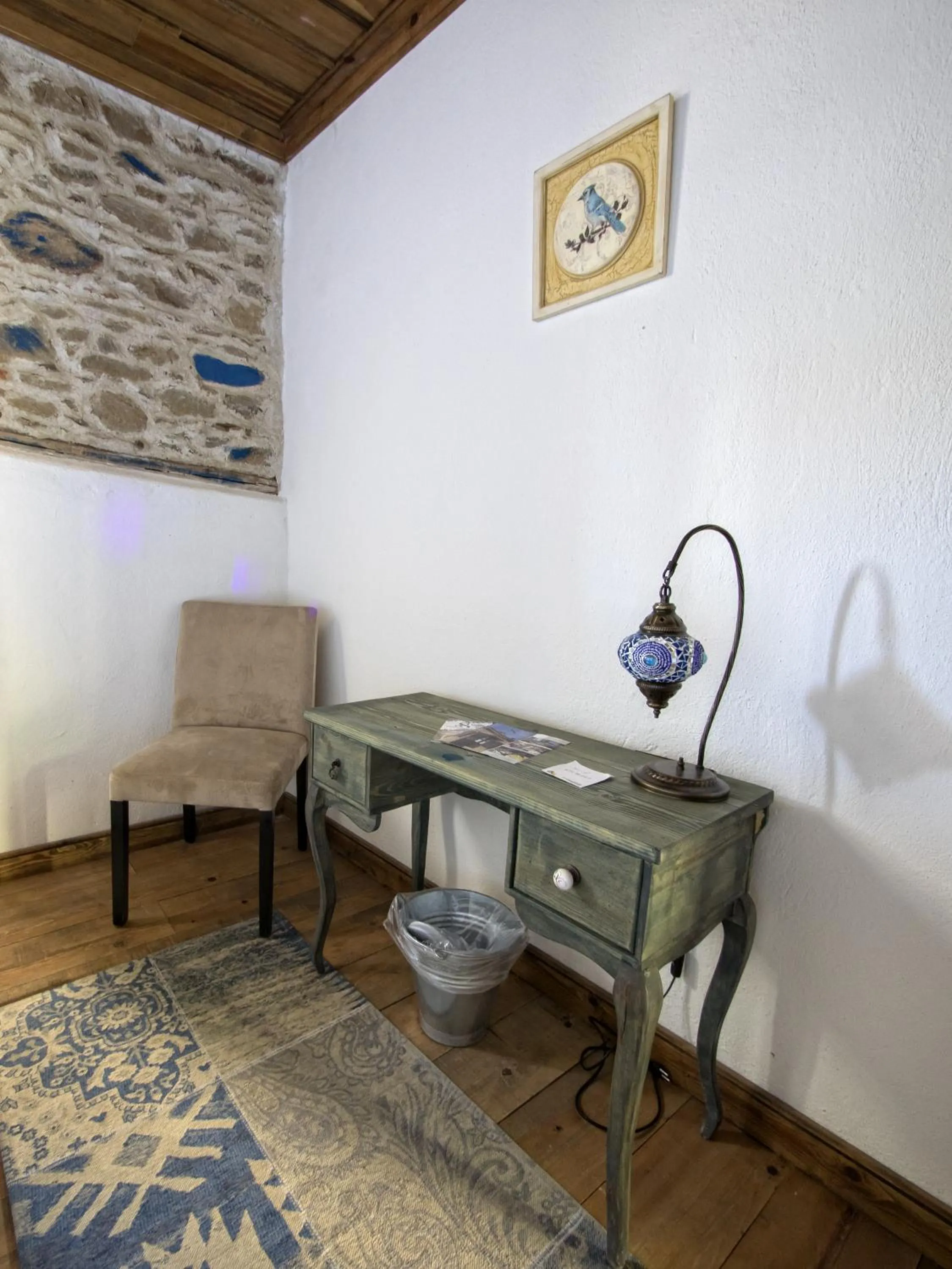 Photo of the whole room in Birgi Hotel Saliha Hanim Tas Konak