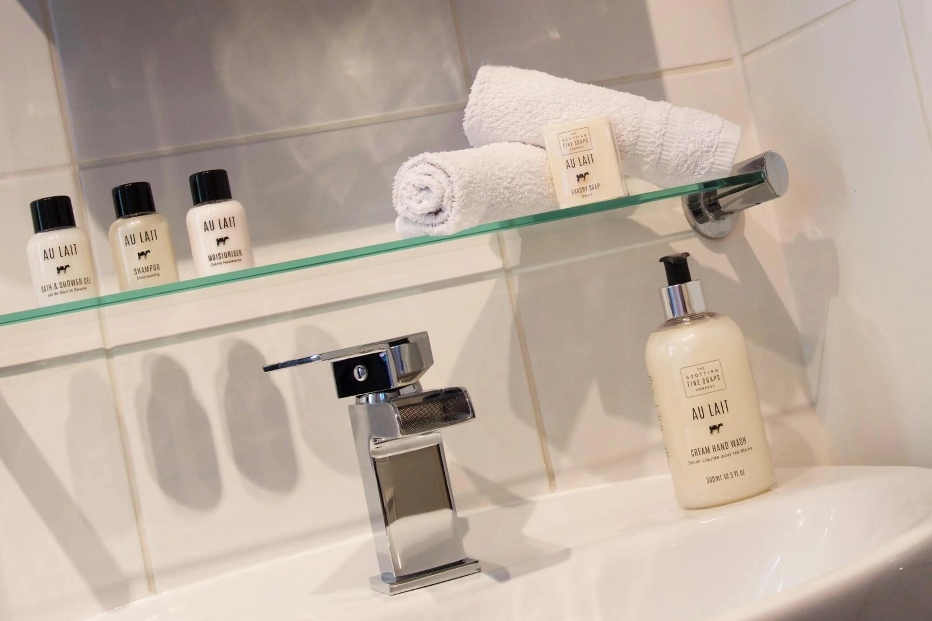 Bathroom in Grassmarket Old Town Boutique Apartment
