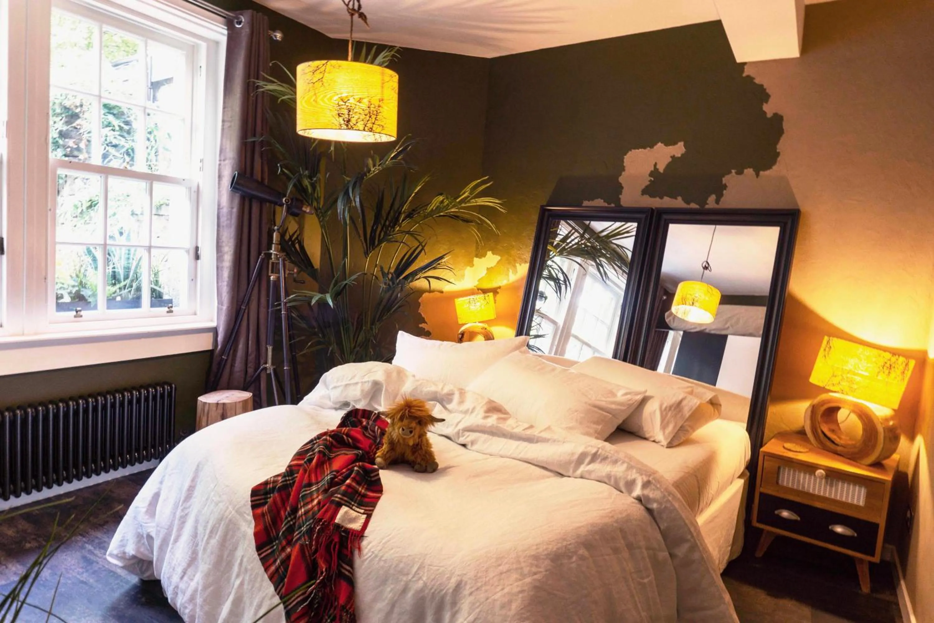 Bed in Grassmarket Old Town Boutique Apartment