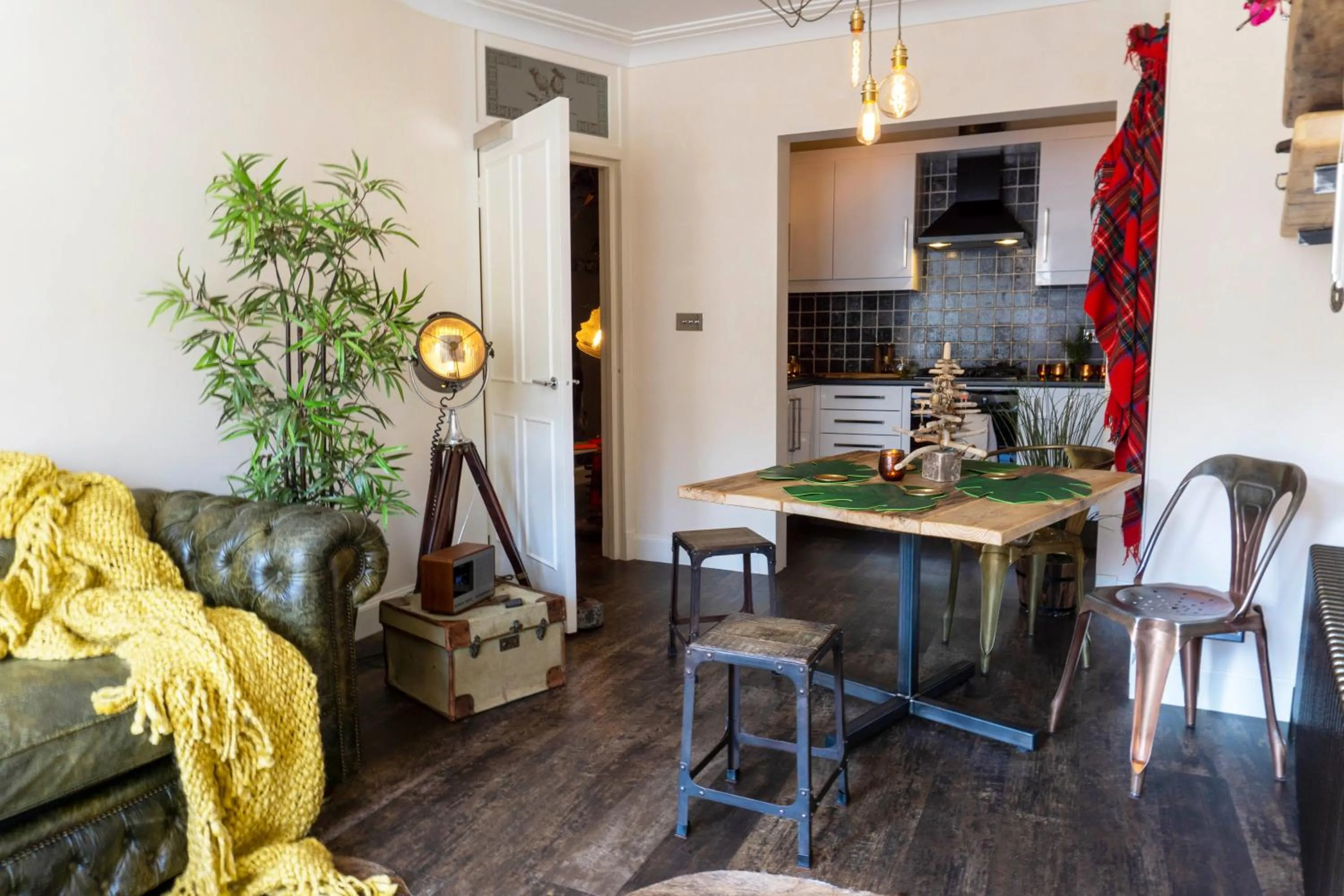 Kitchen or kitchenette in Grassmarket Old Town Boutique Apartment