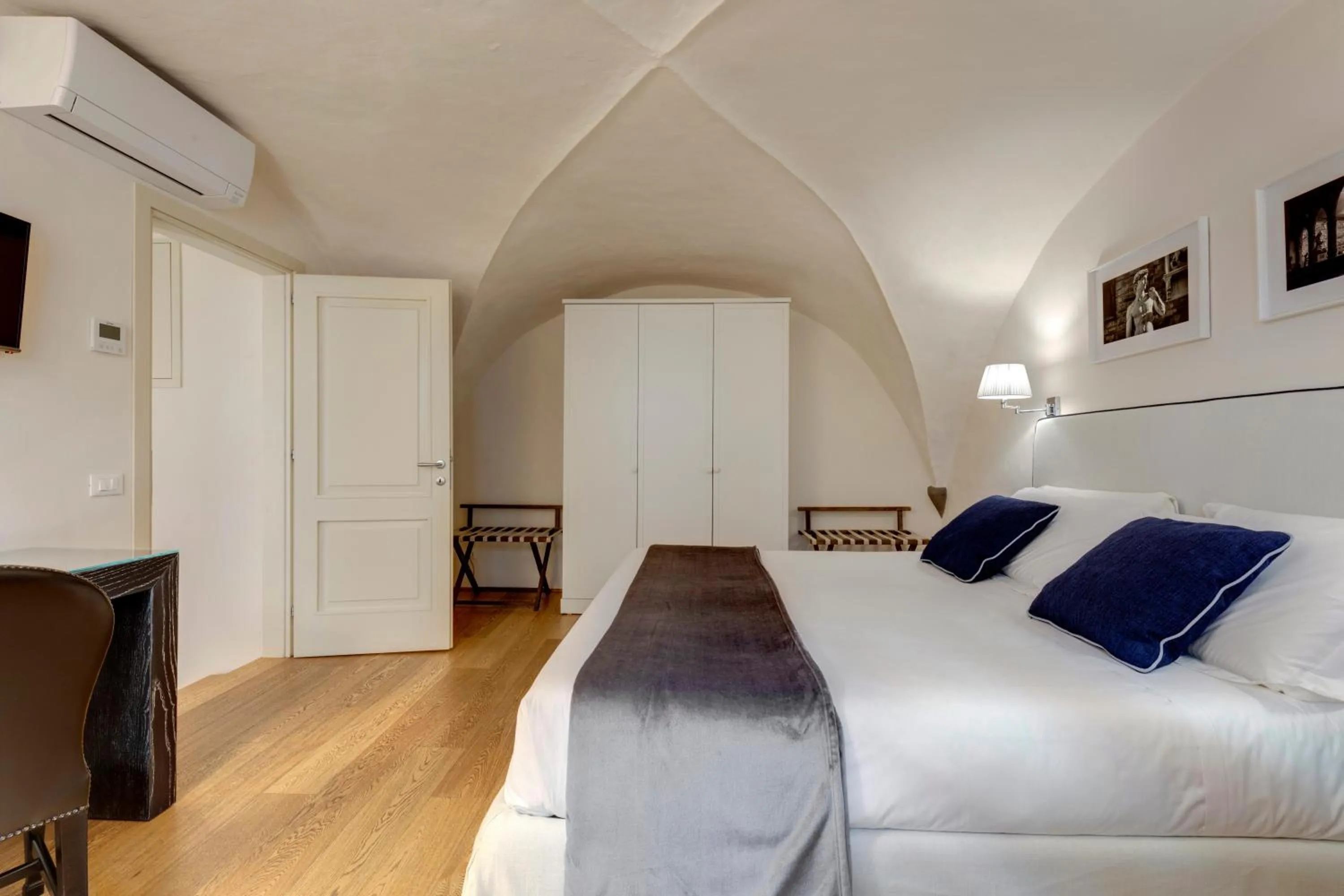 Bedroom, Bed in B&B Dell'Olio