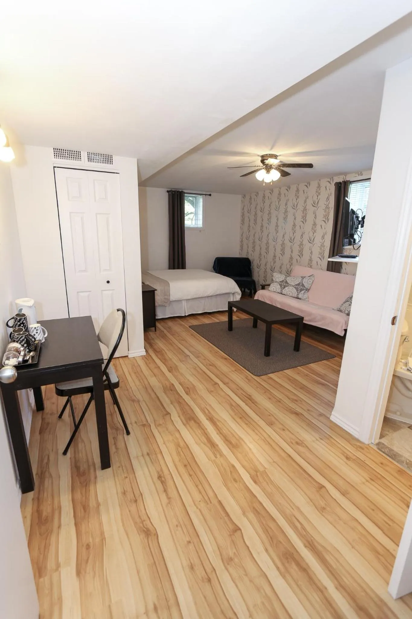 Garden view in Cedar Drive Inn