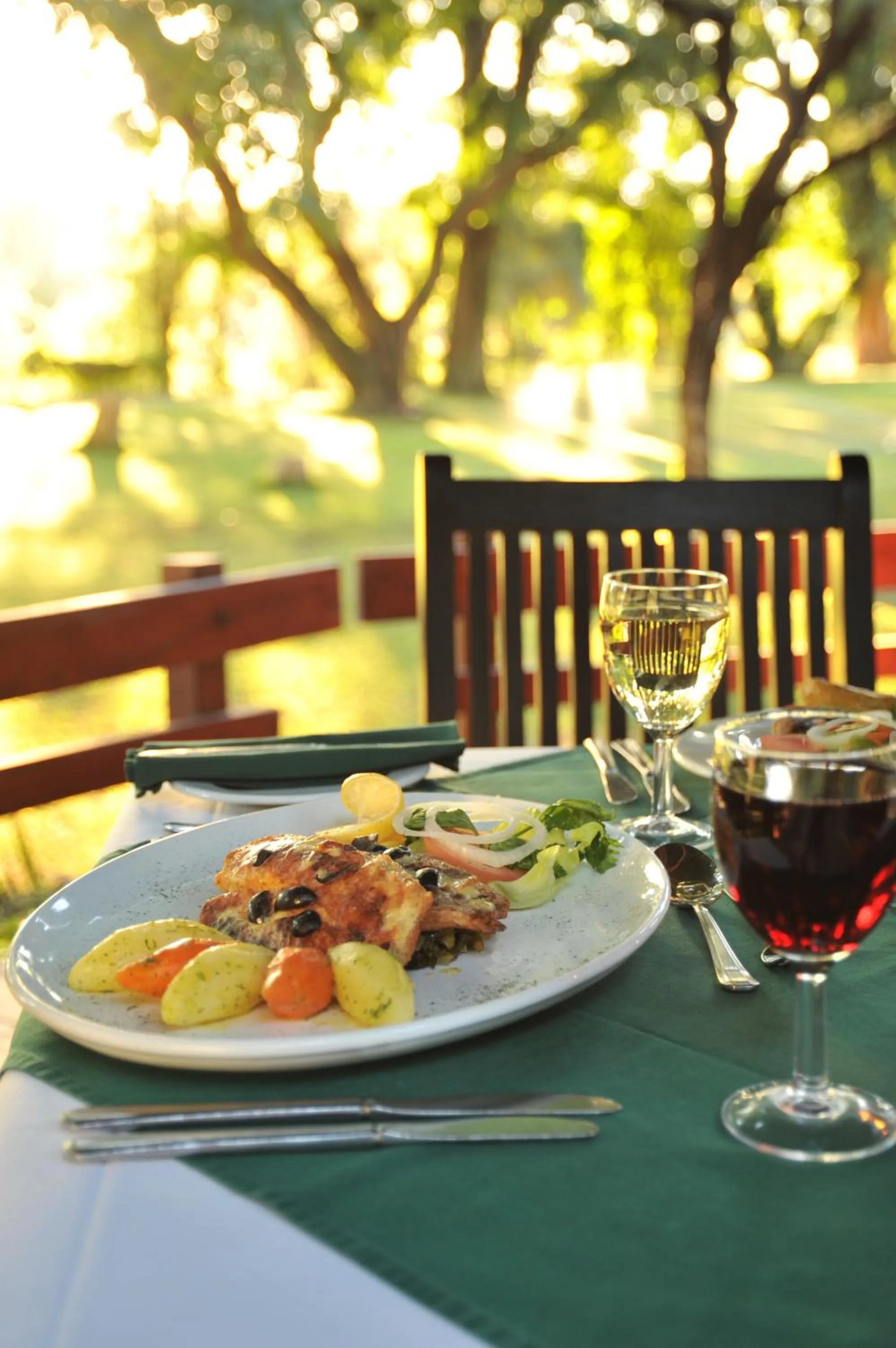 Restaurant/places to eat in Cresta Marang Gardens Hotel