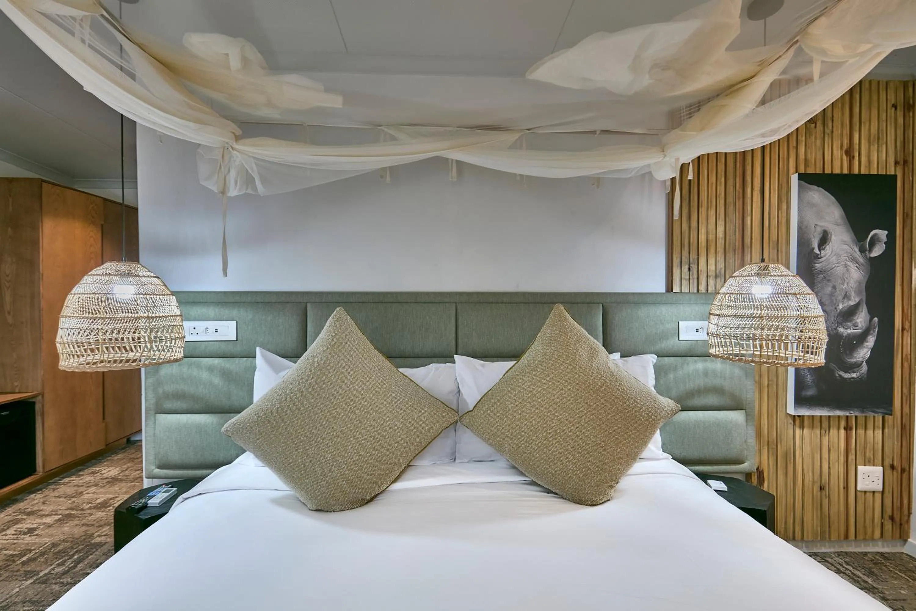 Bed in Cresta Marang Gardens Hotel