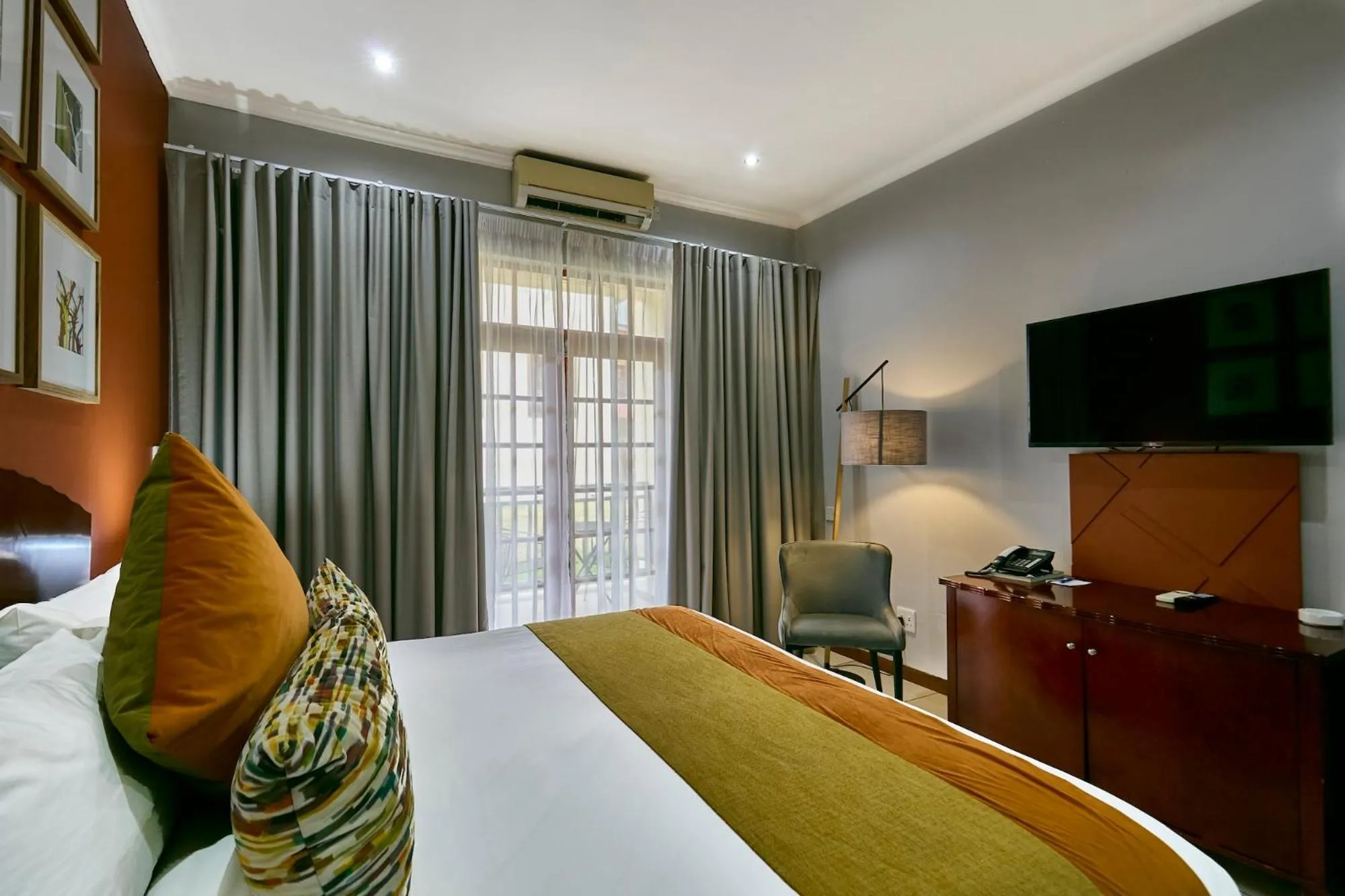 Bed in Cresta Marang Gardens Hotel