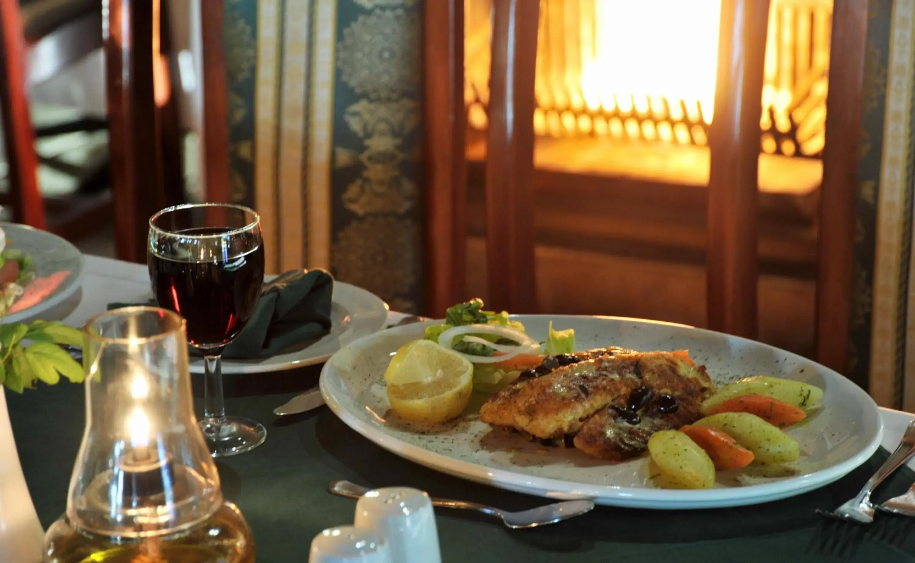 Restaurant/places to eat in Cresta Marang Gardens Hotel Restaurant/places to eat in Cresta Marang Gardens Hotel