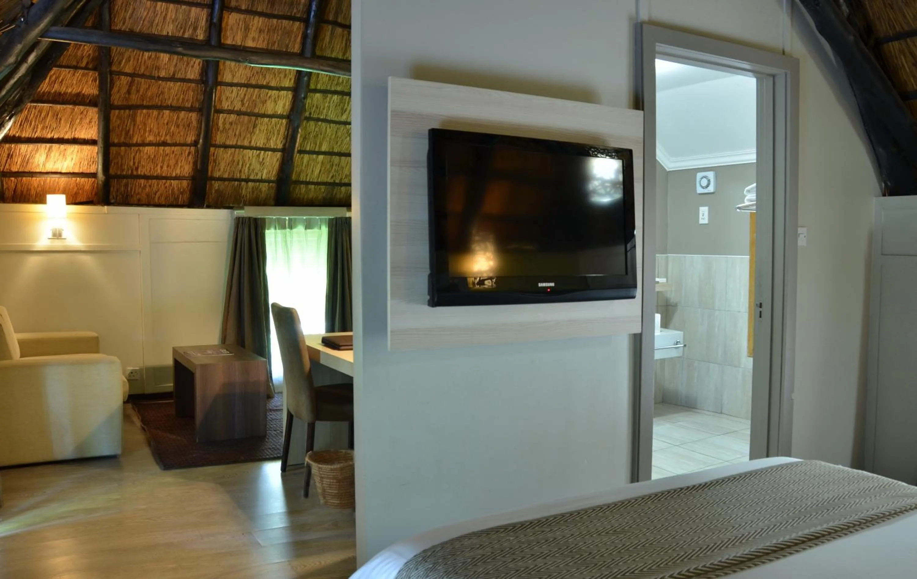 TV and multimedia in Cresta Marang Gardens Hotel