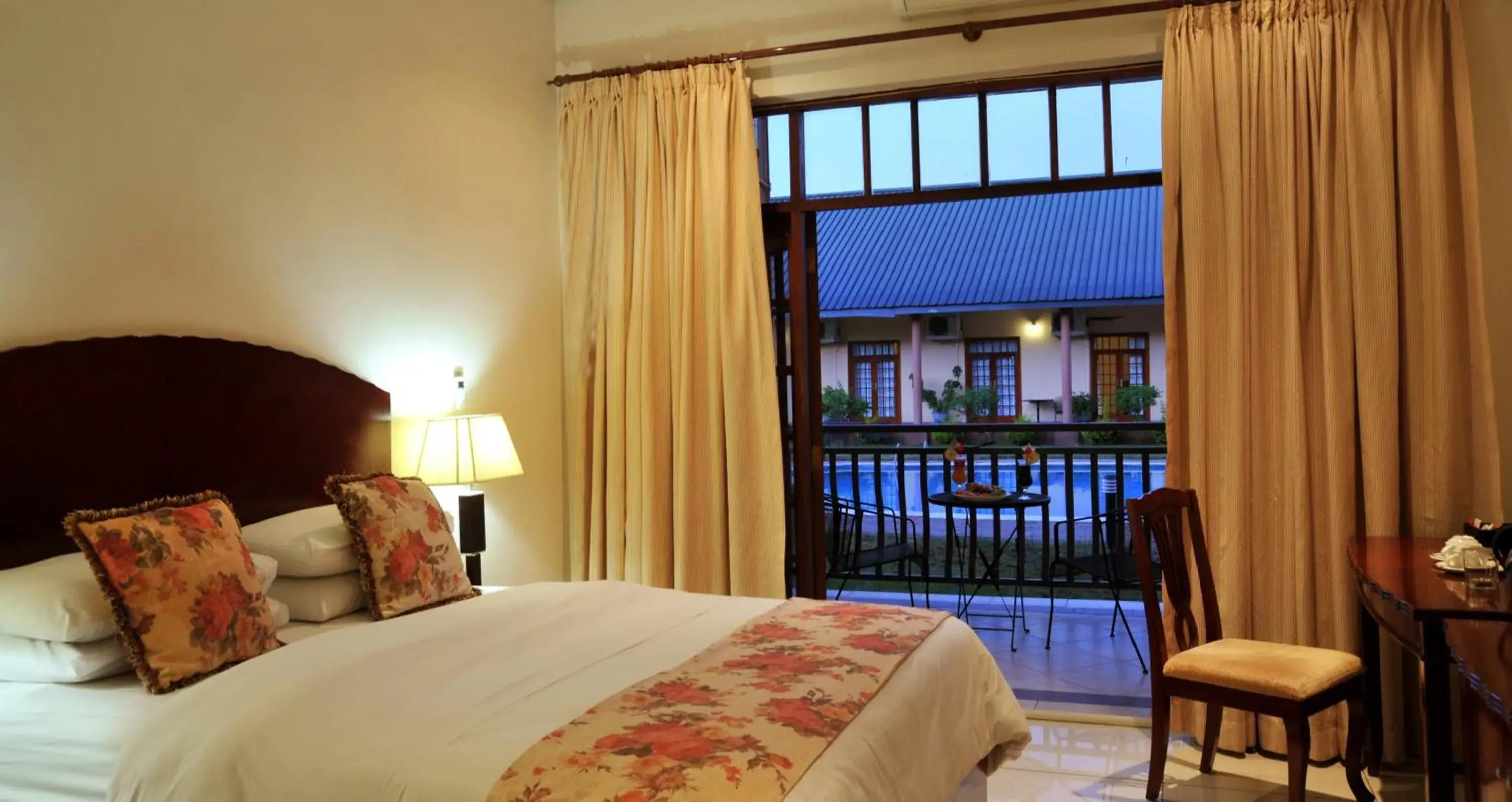 Bed in Cresta Marang Gardens Hotel Bed in Cresta Marang Gardens Hotel