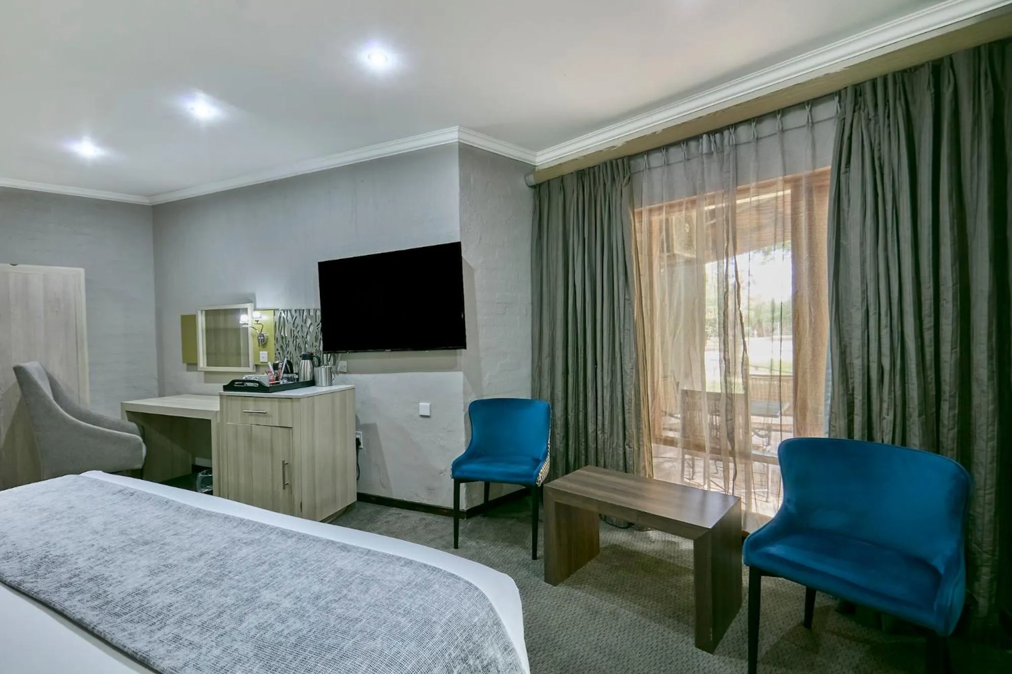 Bed in Cresta Marang Gardens Hotel