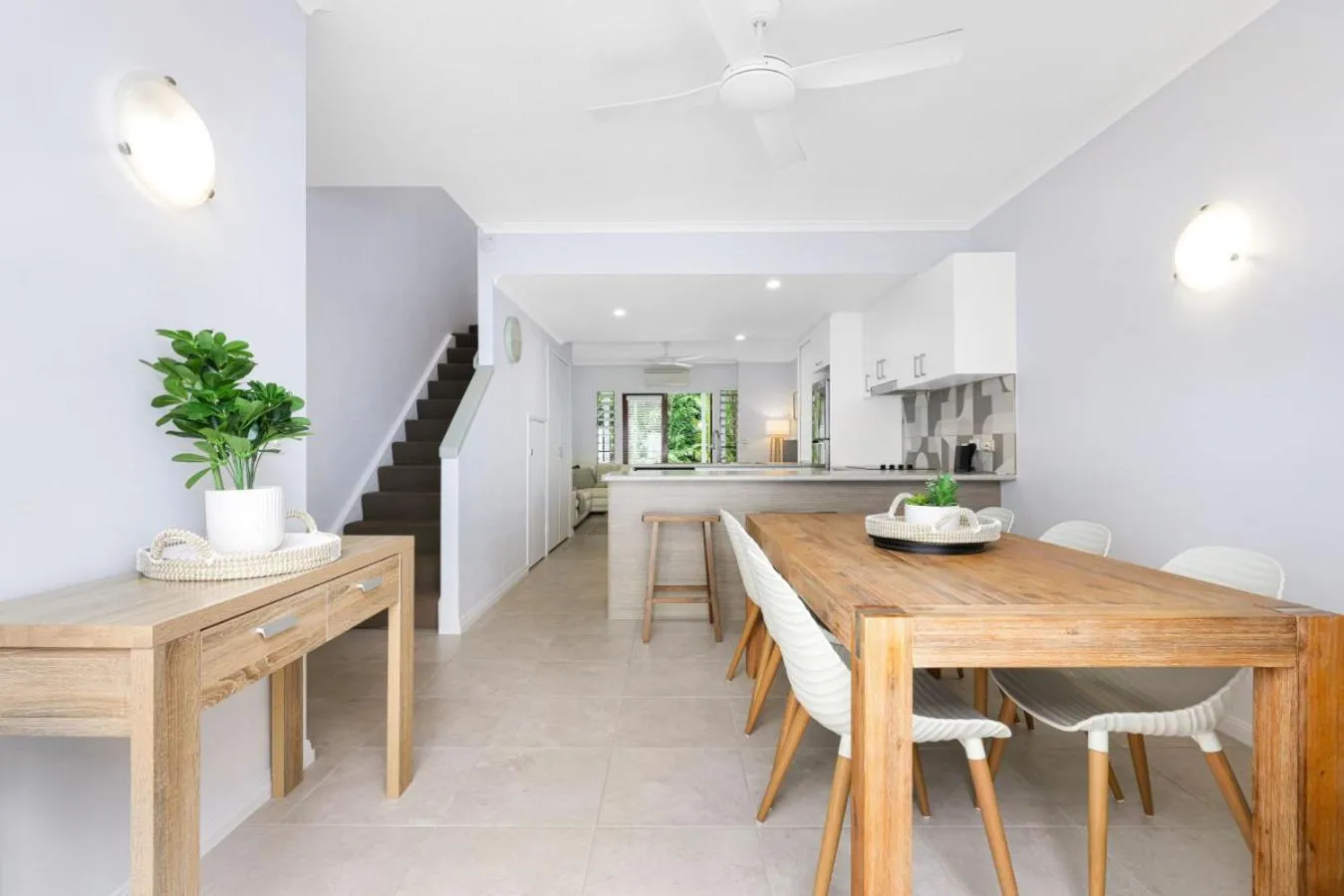 Coffee/tea facilities in The Queenslander Family Townhouse Near Four Mile Beach