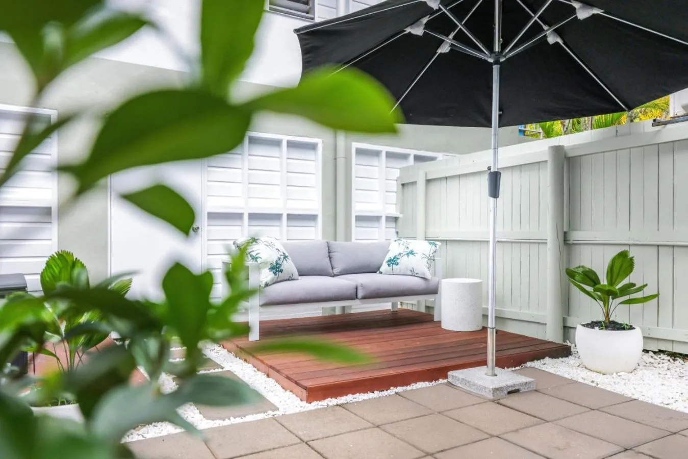 Patio in The Queenslander Family Townhouse Near Four Mile Beach