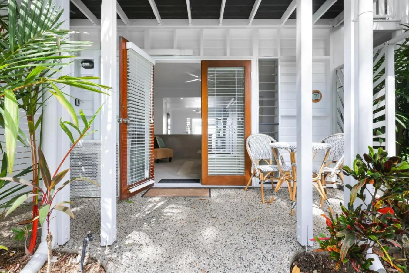 Property building in The Queenslander Family Townhouse Near Four Mile Beach