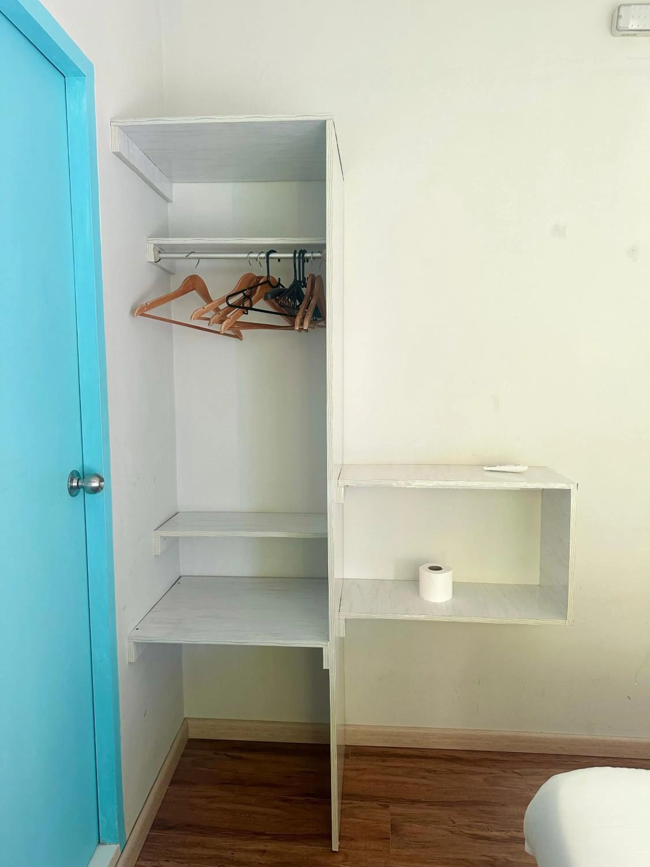 wardrobe in Ocean Pearl