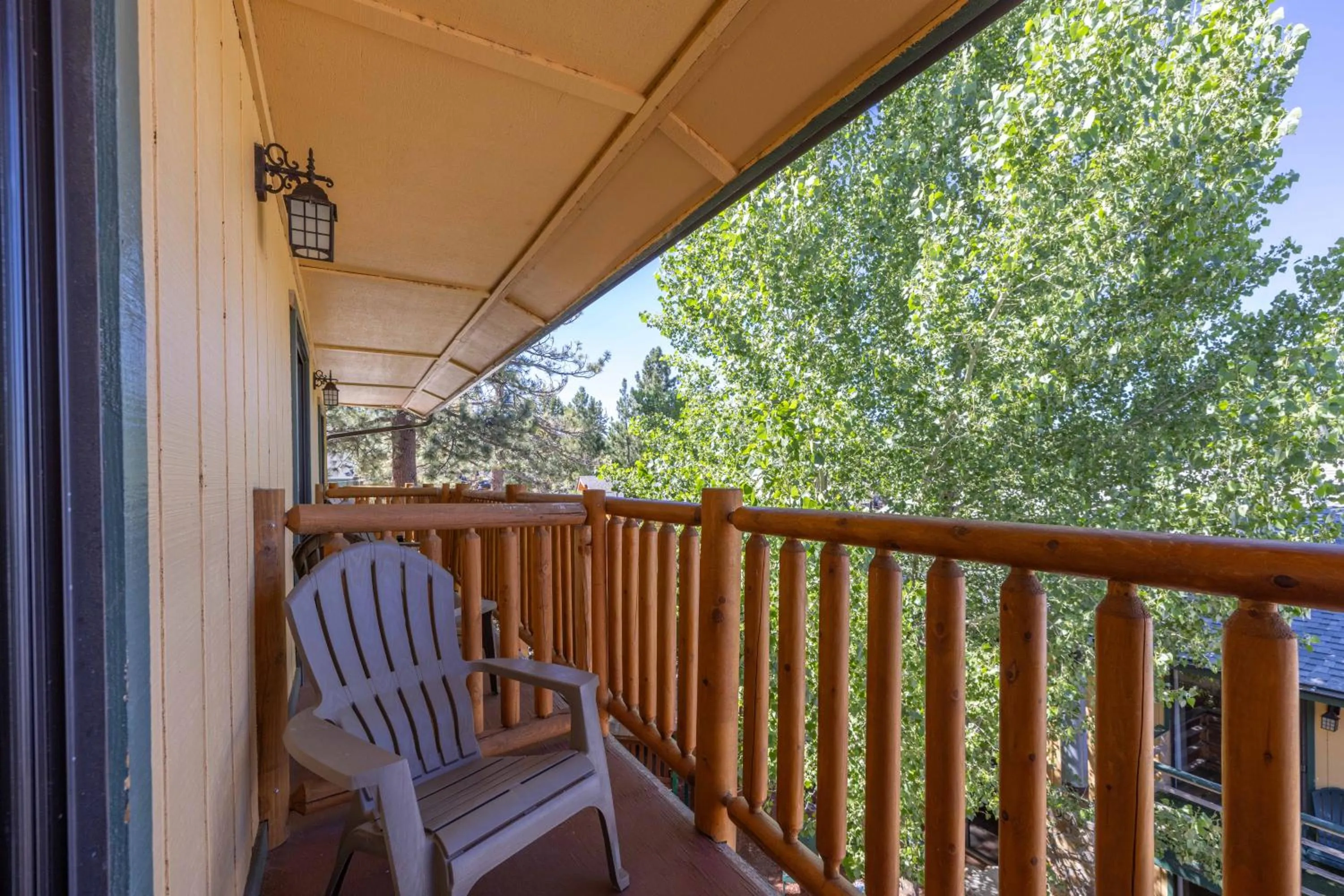 Balcony/Terrace in Big Bear Lakefront Lodge