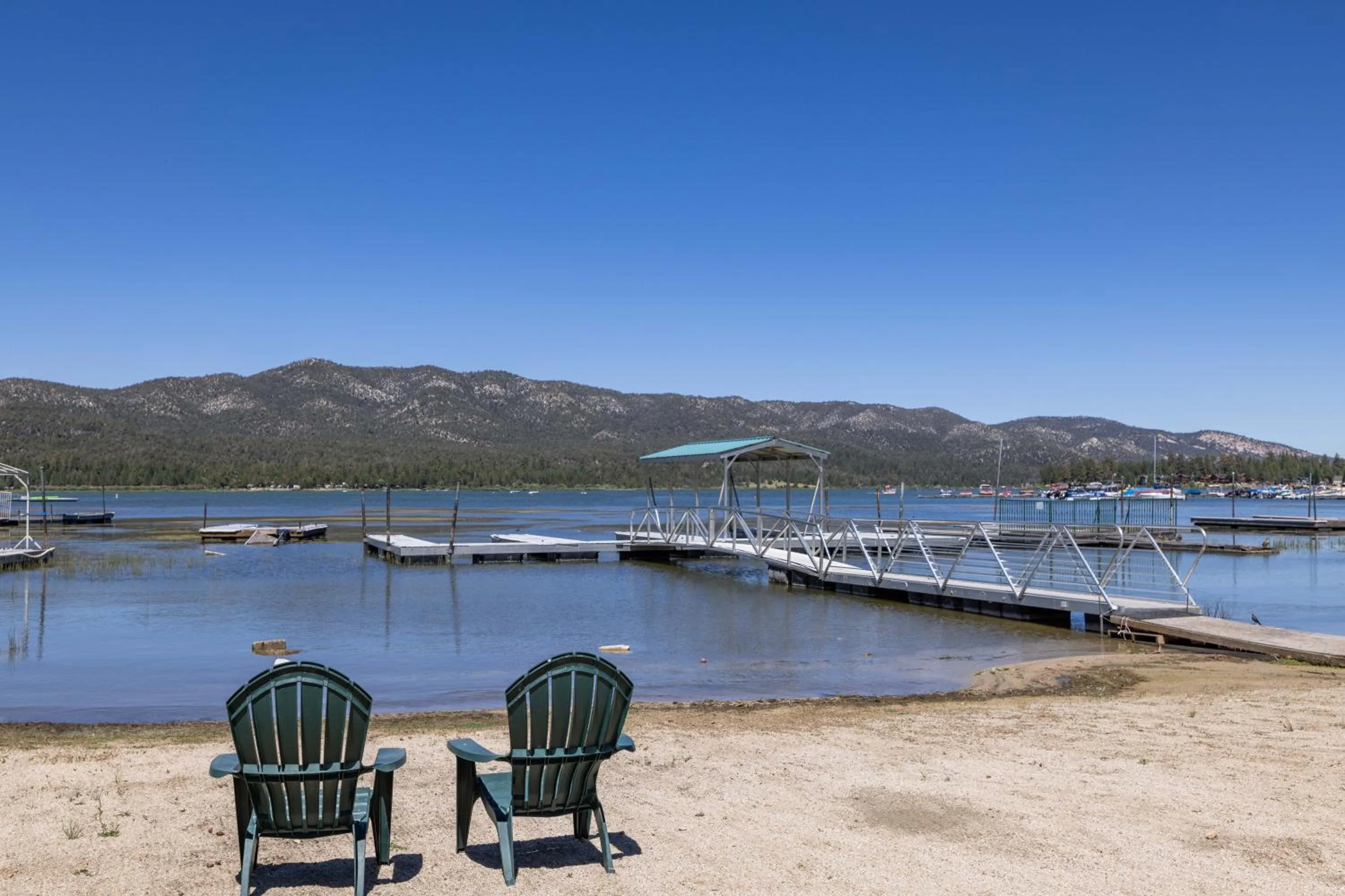 Beach in Big Bear Lakefront Lodge