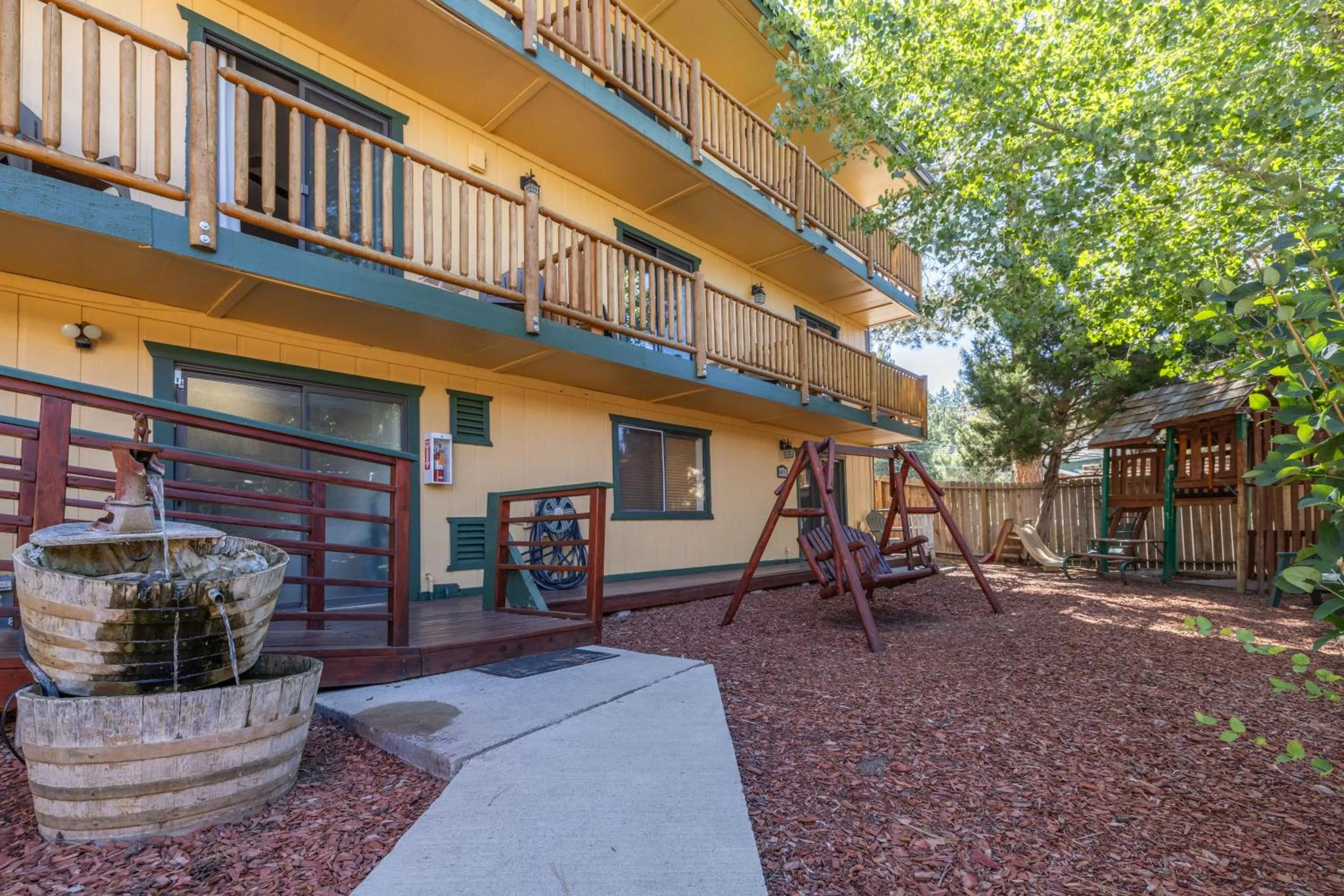 Balcony/Terrace in Big Bear Lakefront Lodge