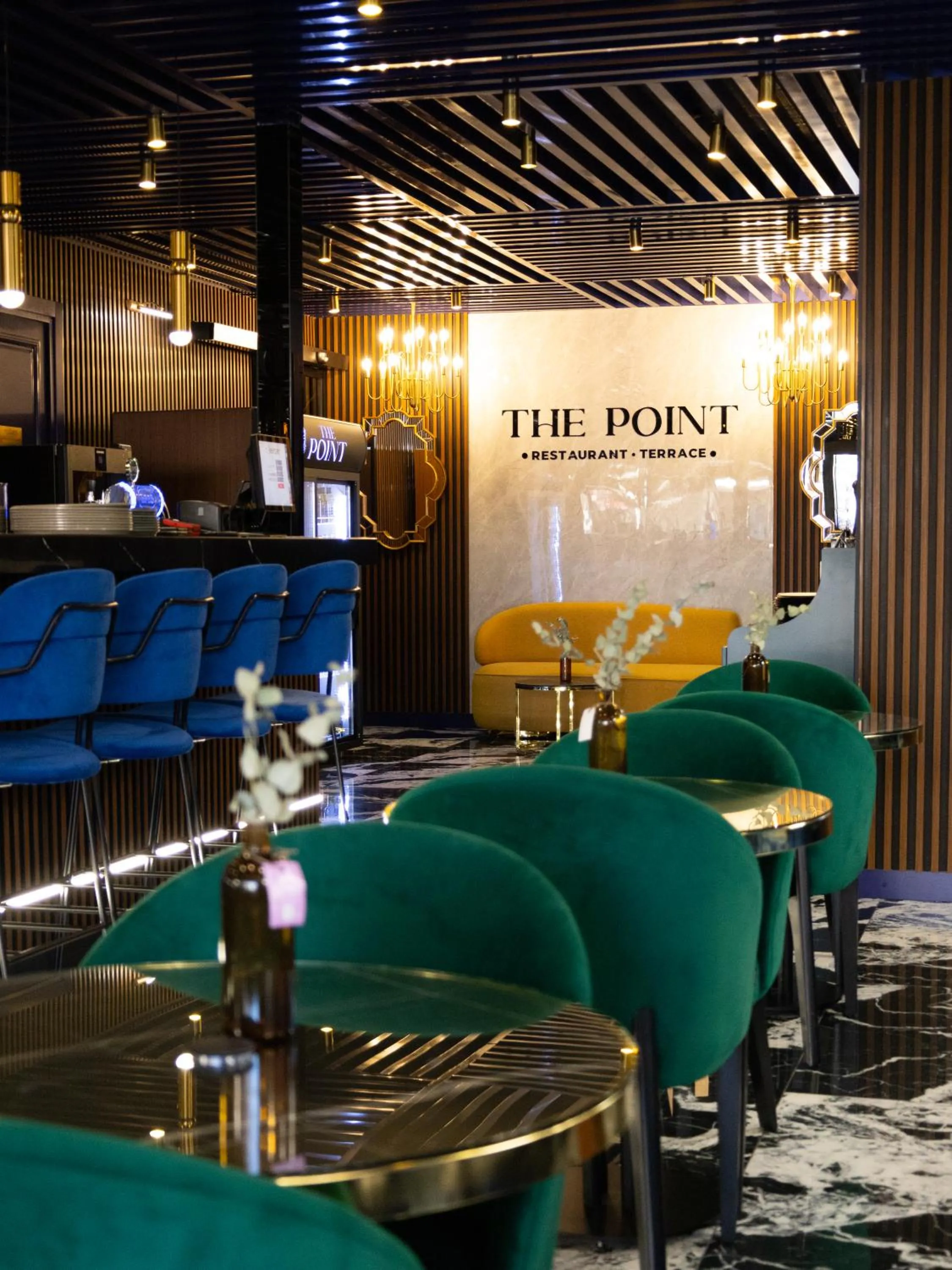 Restaurant/places to eat in Hotel Сomplex Irtysh
