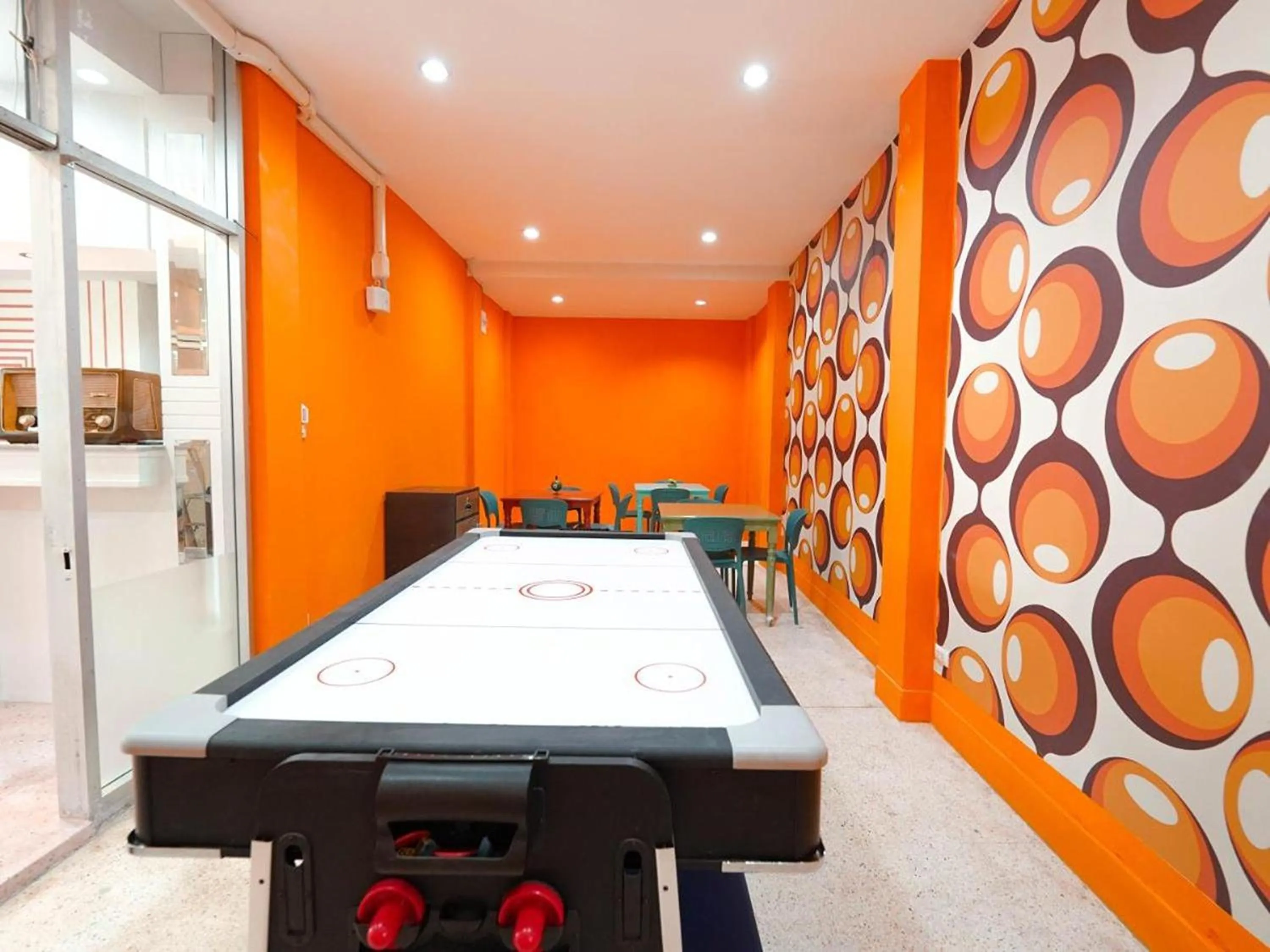 Game Room in Happy 2 Hotel Patunam