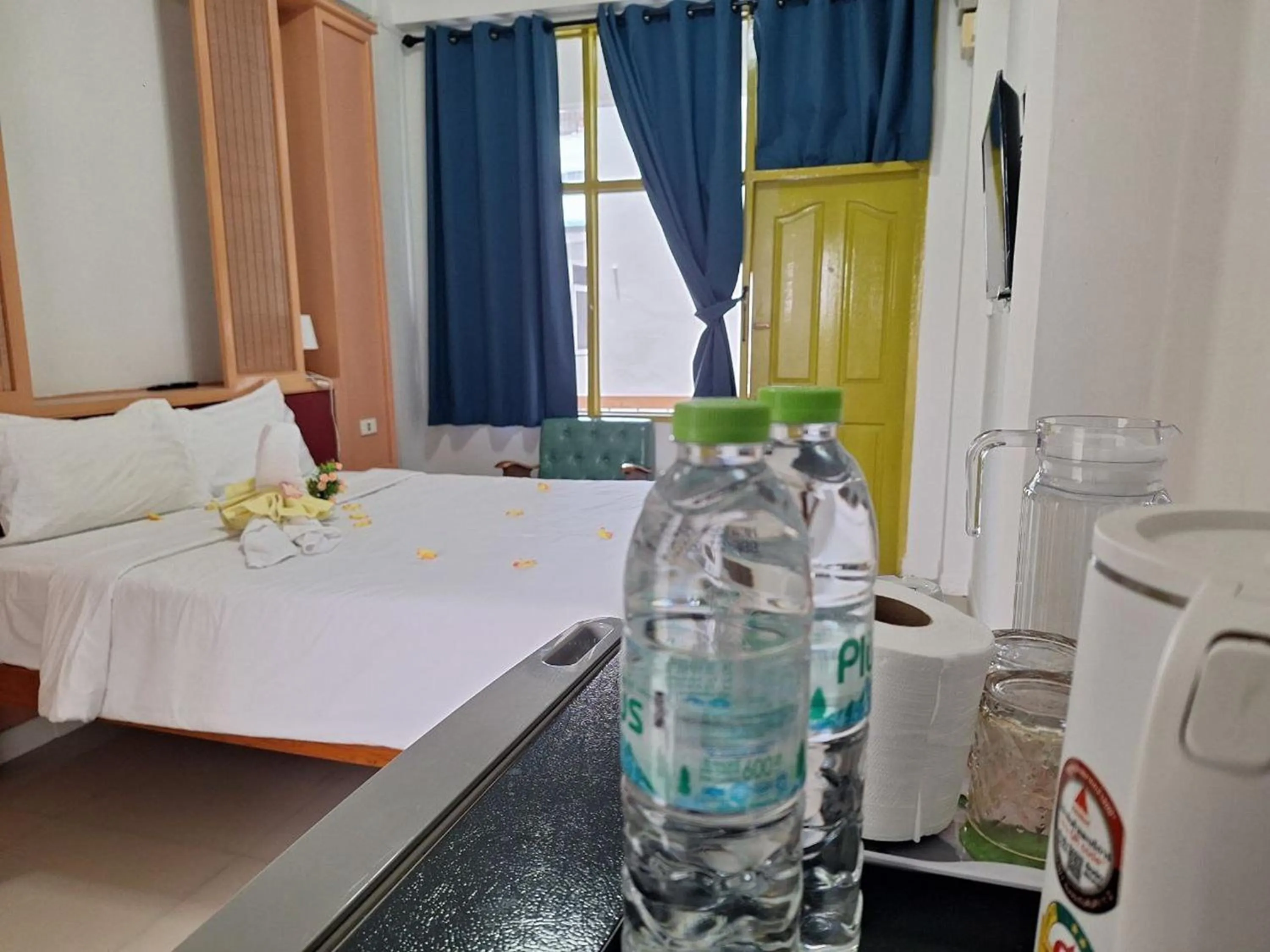 Bed in Happy 2 Hotel Patunam