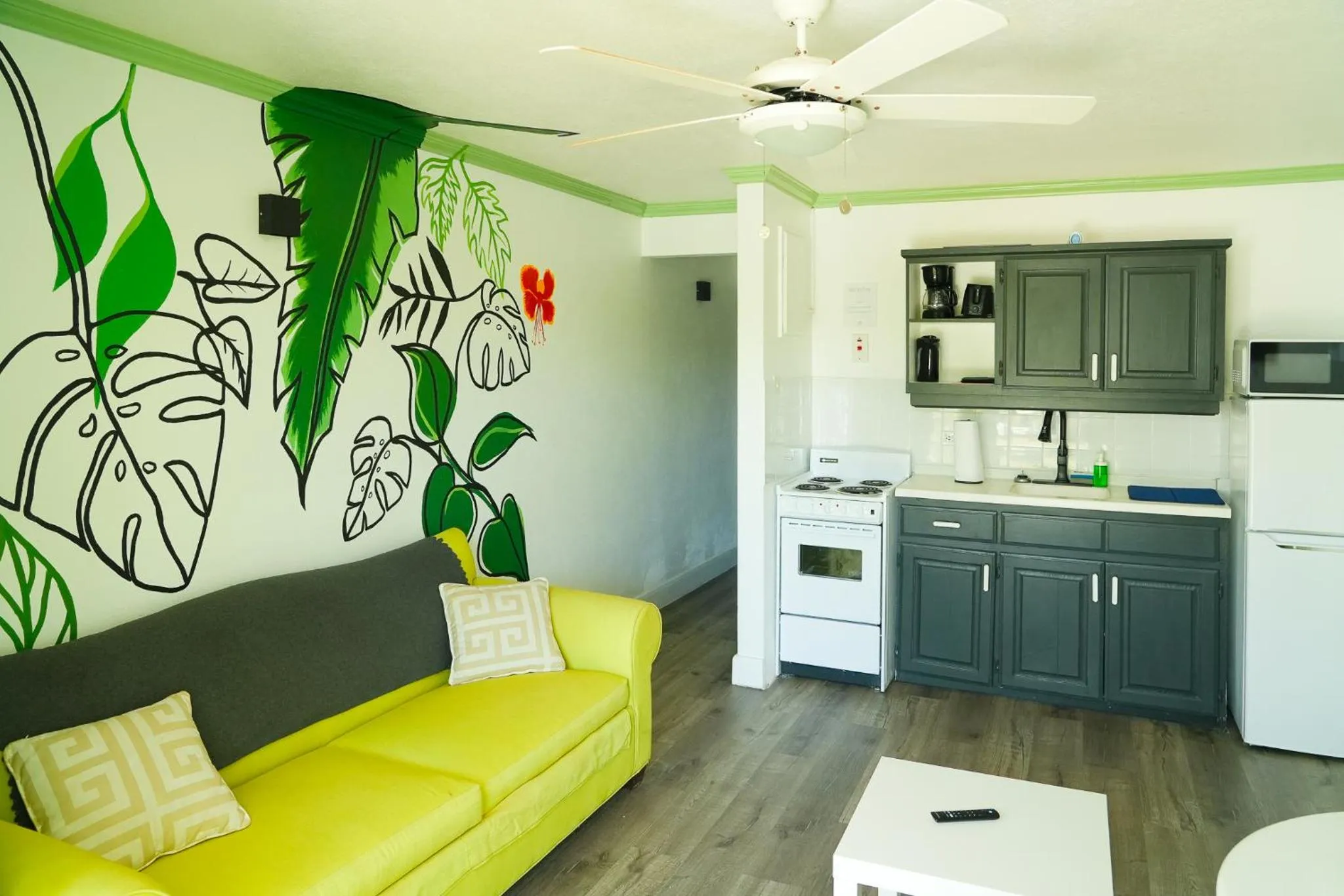 Sunset Lane Apartment Hotel