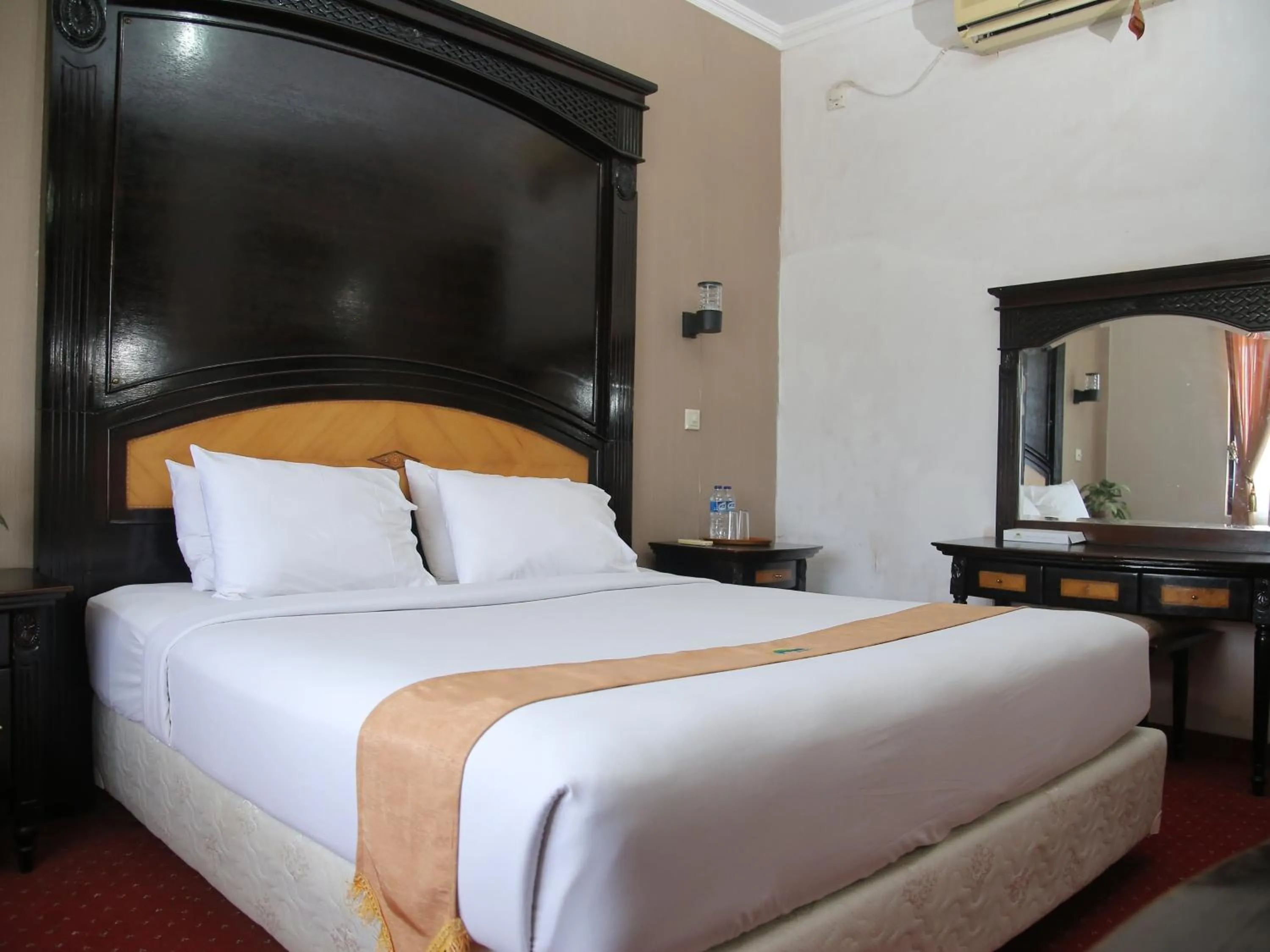 Bed in Hotel Bukit Serelo