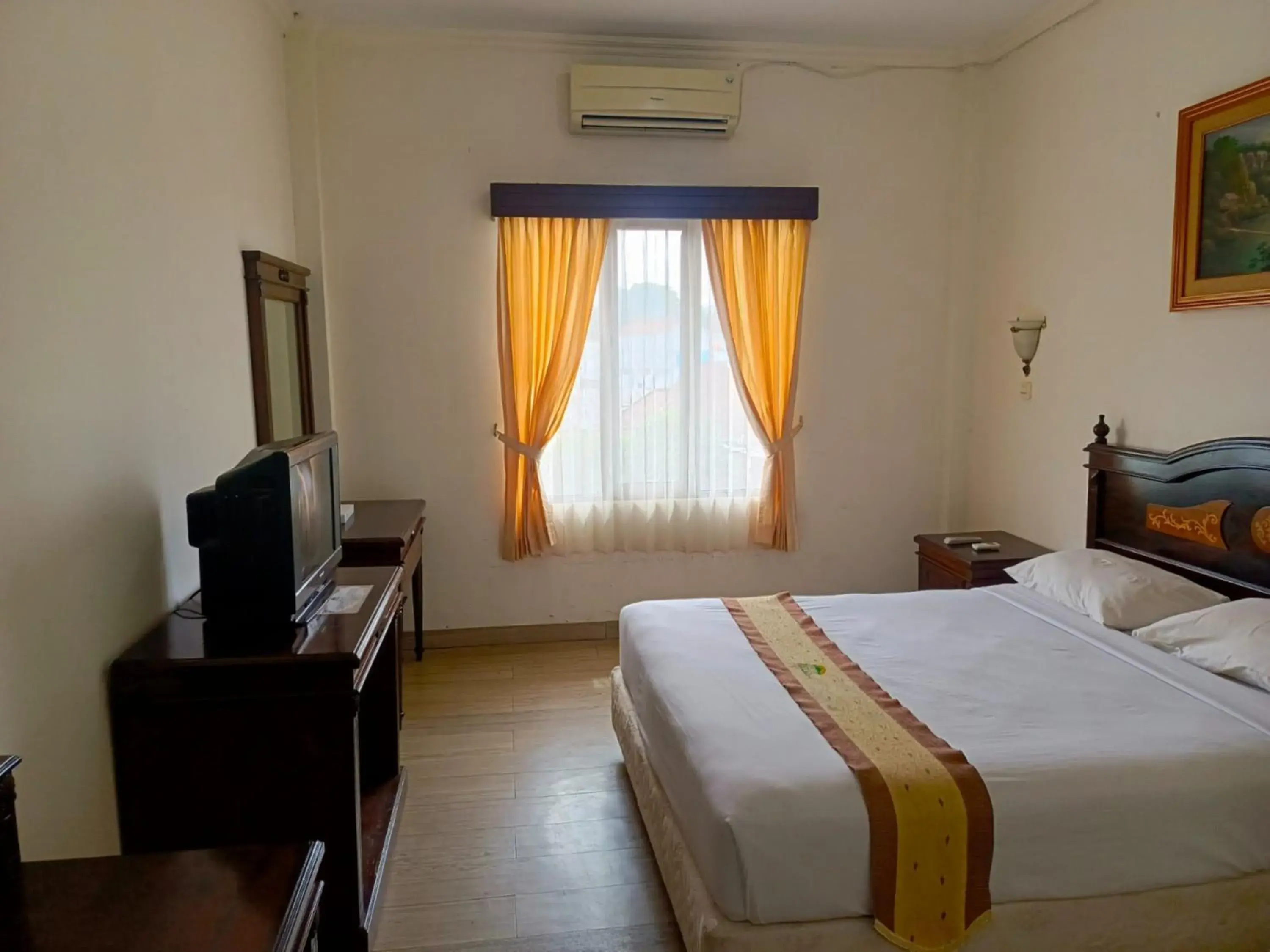 Standard Double Room in Hotel Bukit Serelo Standard Double Room in Hotel Bukit Serelo