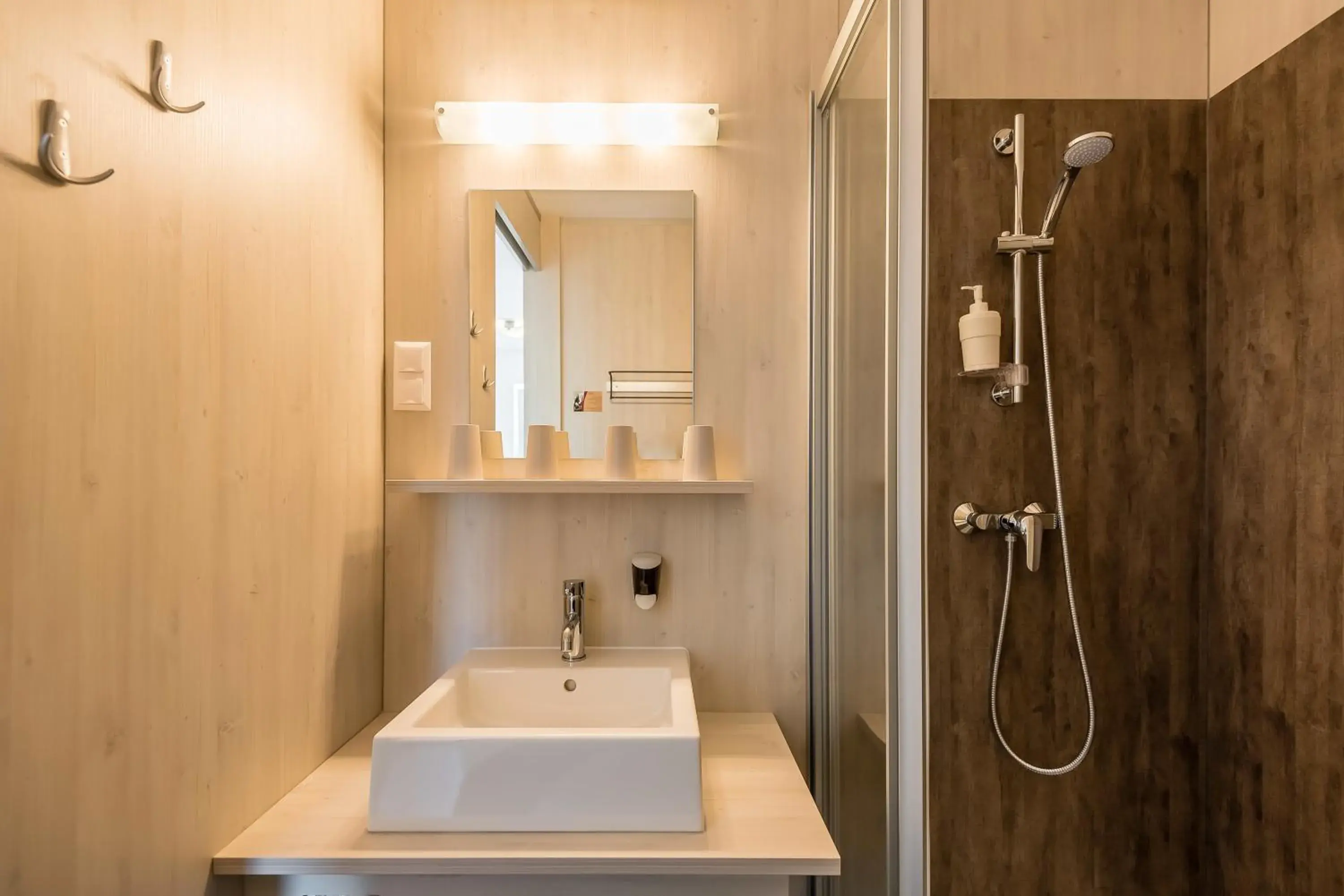 Double Room in FairSleep Motel Einstein Erding Double Room in FairSleep Motel Einstein Erding