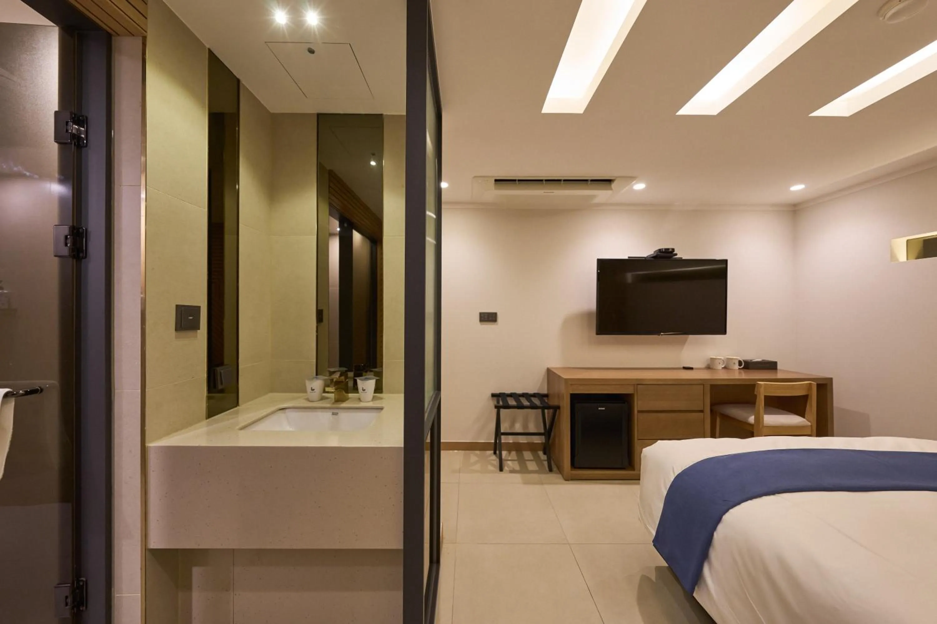 TV and multimedia, Bed in Blueduck hotel