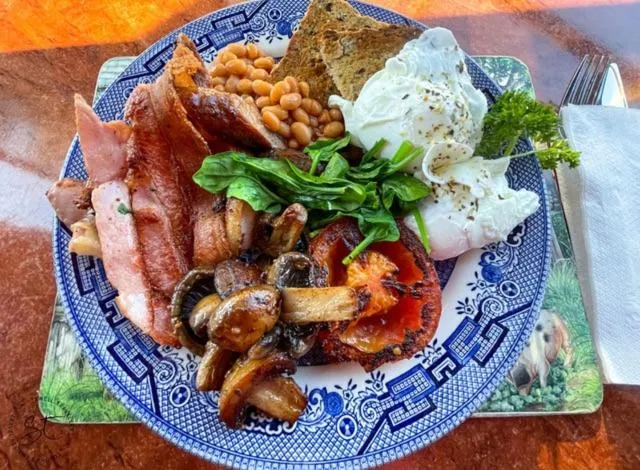 Breakfast in Victoria House