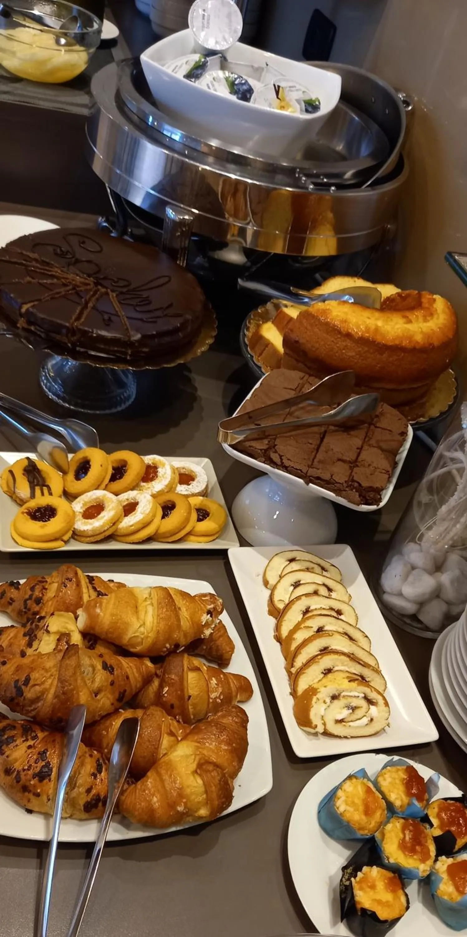 Breakfast in Hotel Aniene