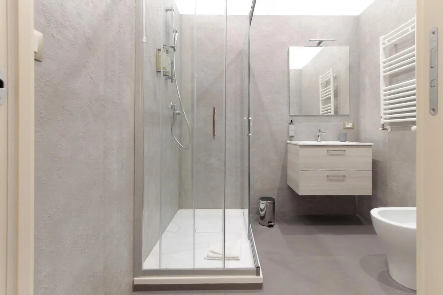 Shower in Velia Relais