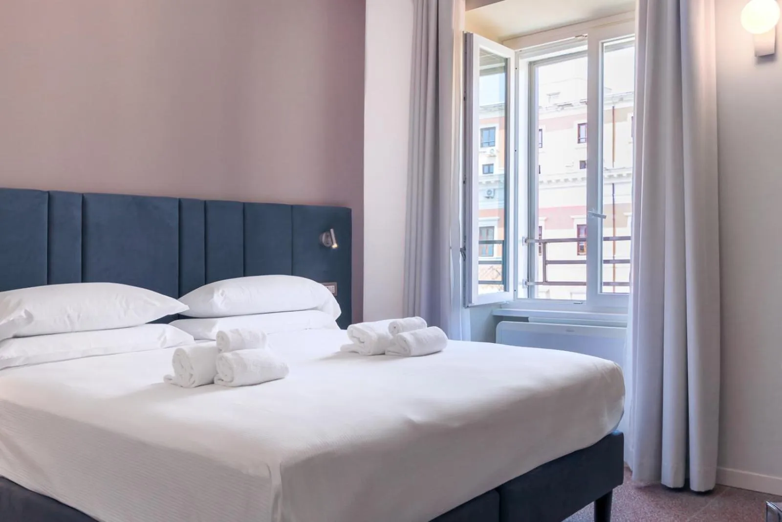 Photo of the whole room, Bed in Velia Relais