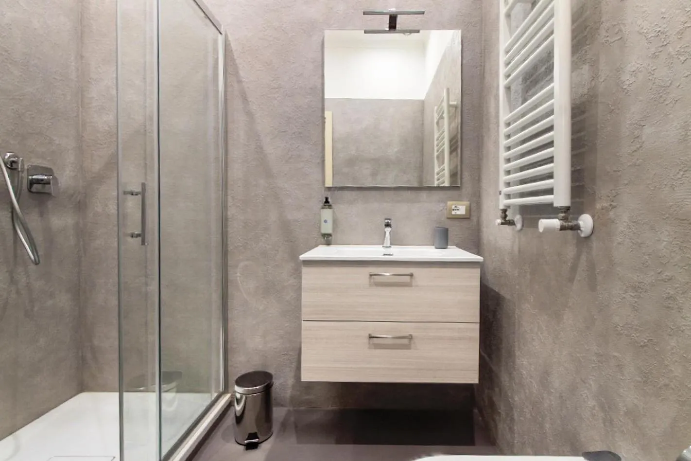 Shower in Velia Relais