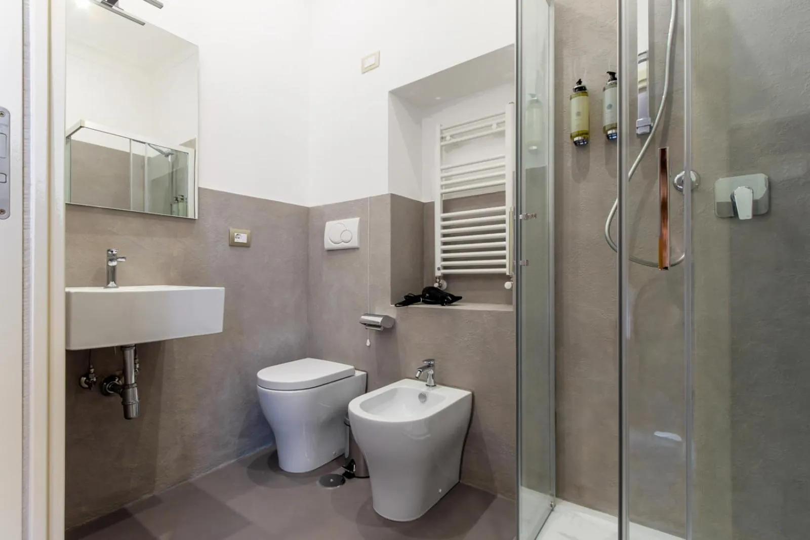 Shower in Velia Relais