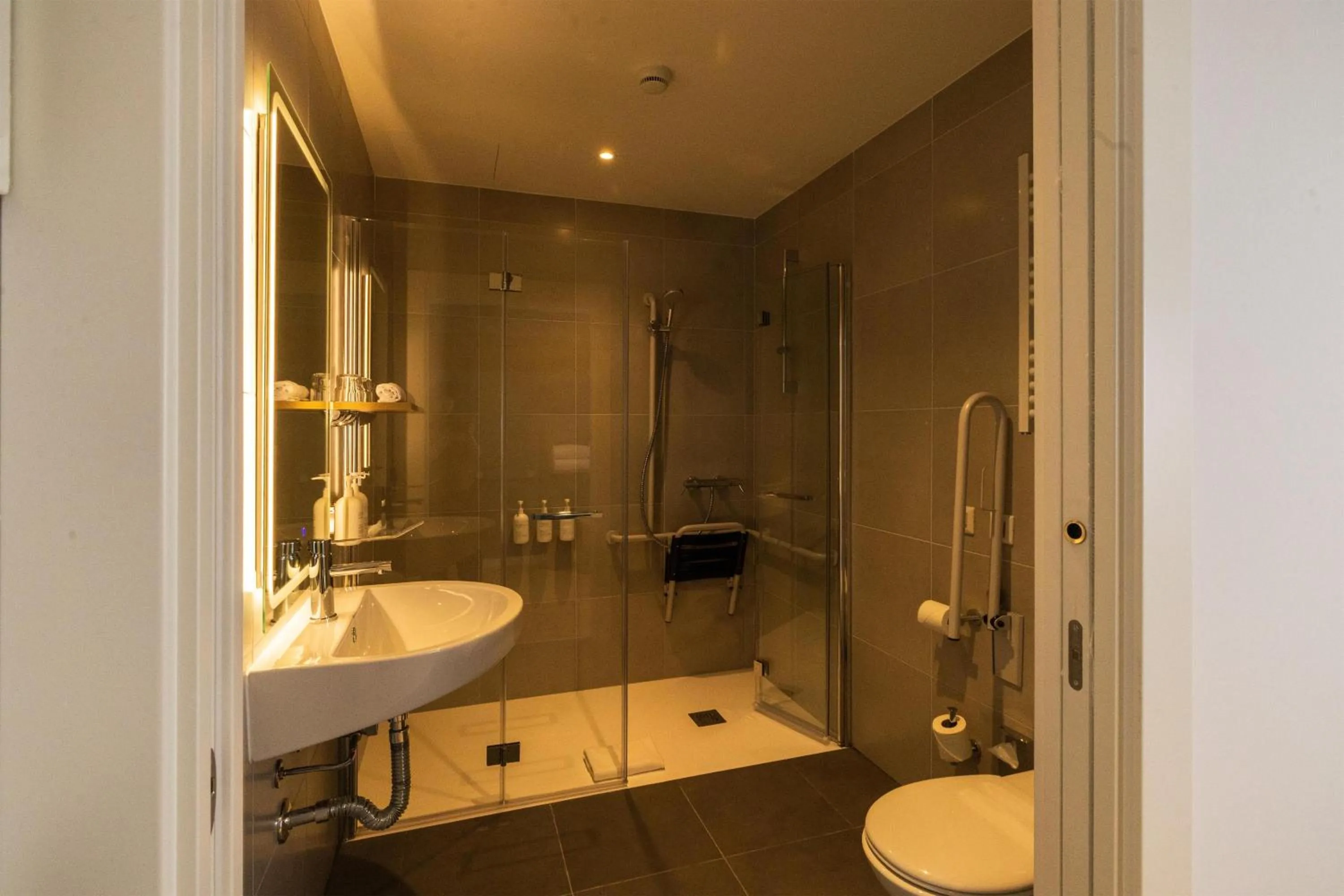 Bathroom in Spark By Hilton Madrid Alcala