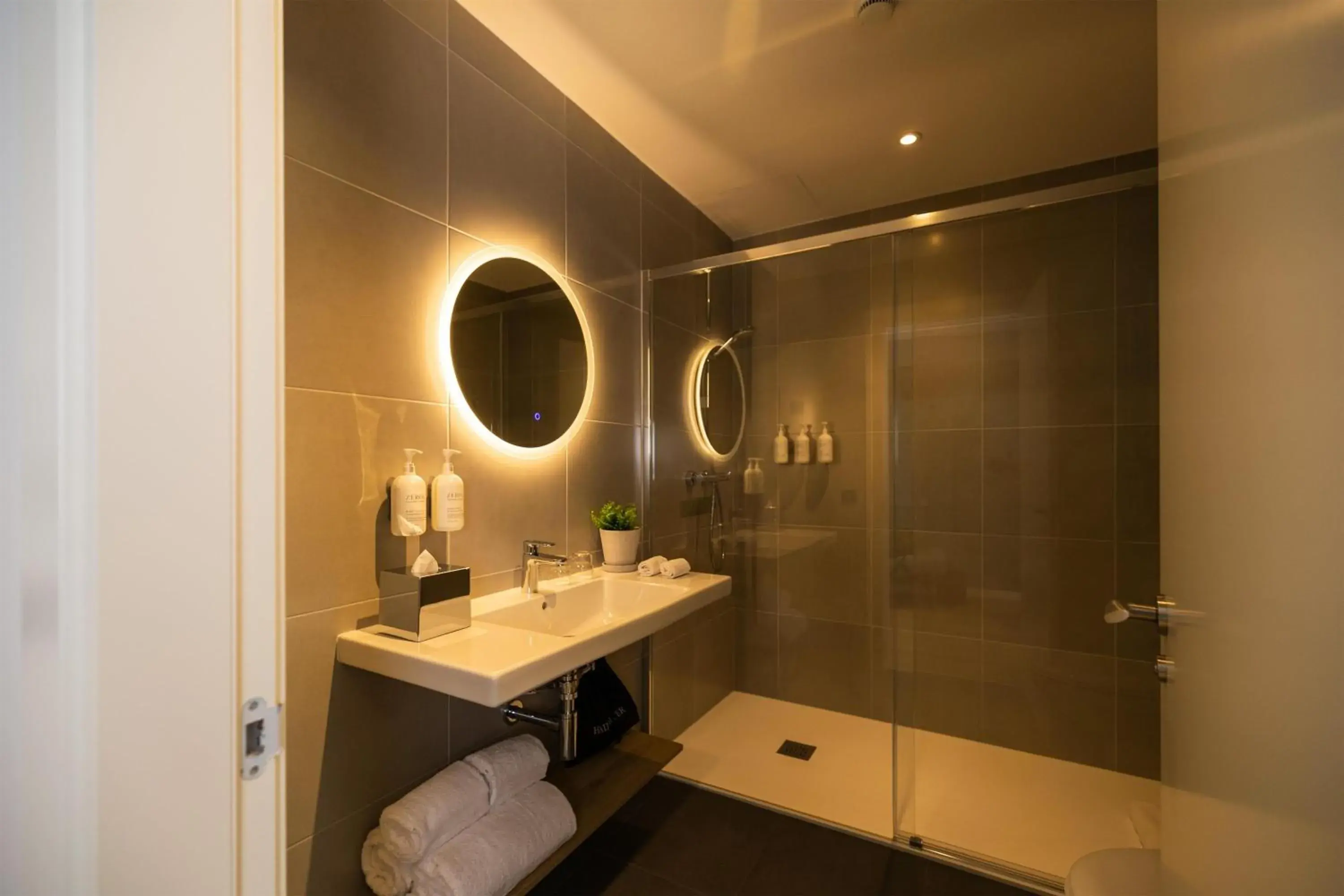Bathroom in Spark By Hilton Madrid Alcala Bathroom in Spark By Hilton Madrid Alcala