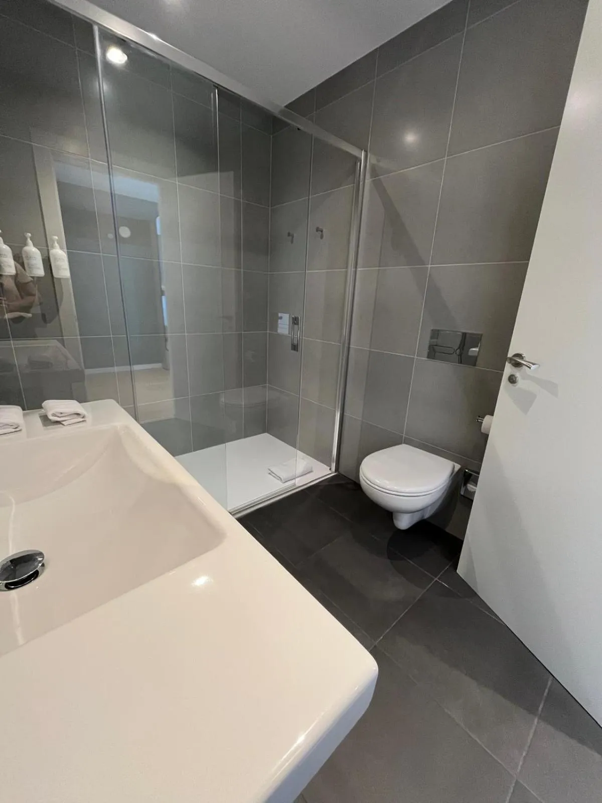 Shower in Spark By Hilton Madrid Alcala