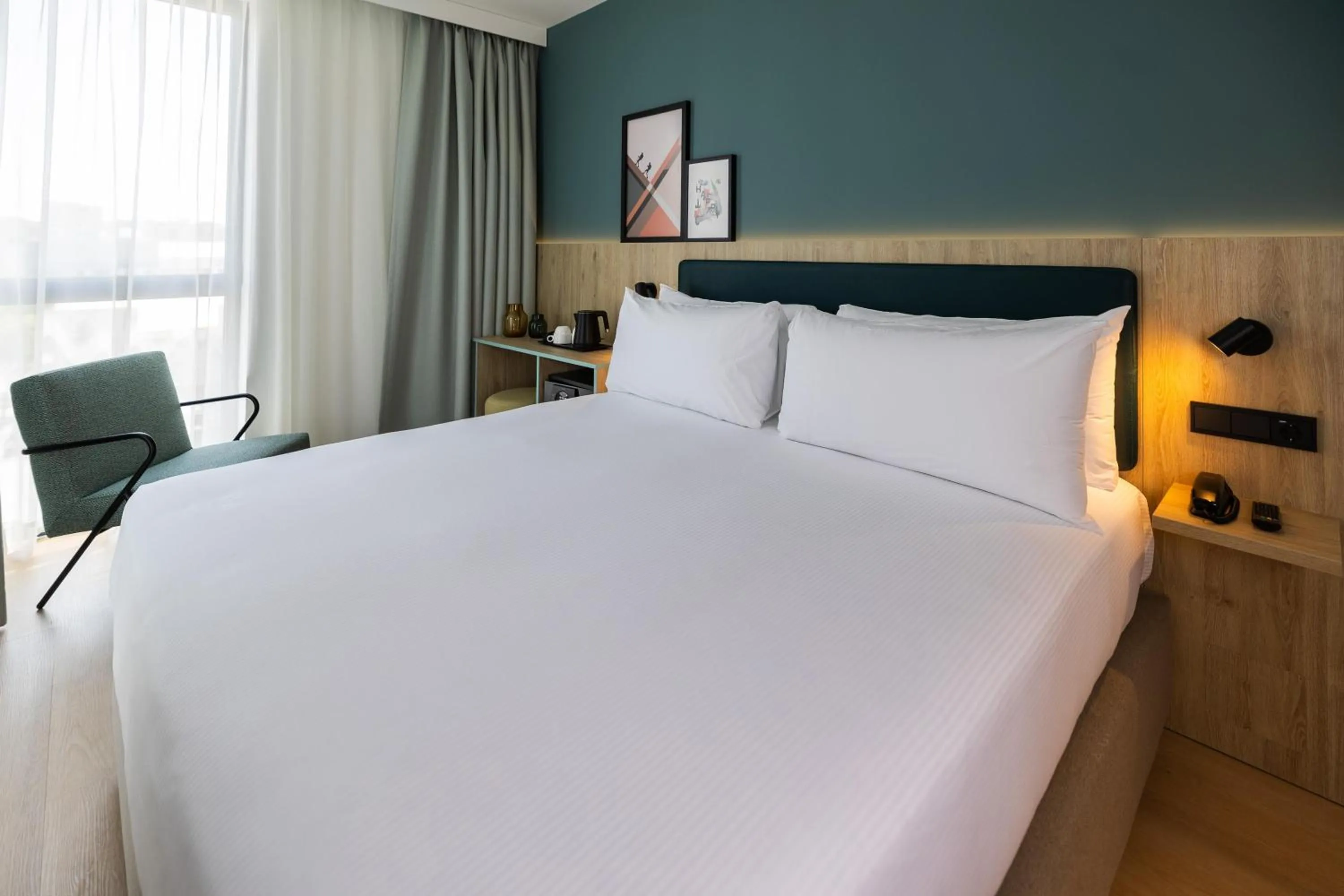 Bed in Spark By Hilton Madrid Alcala