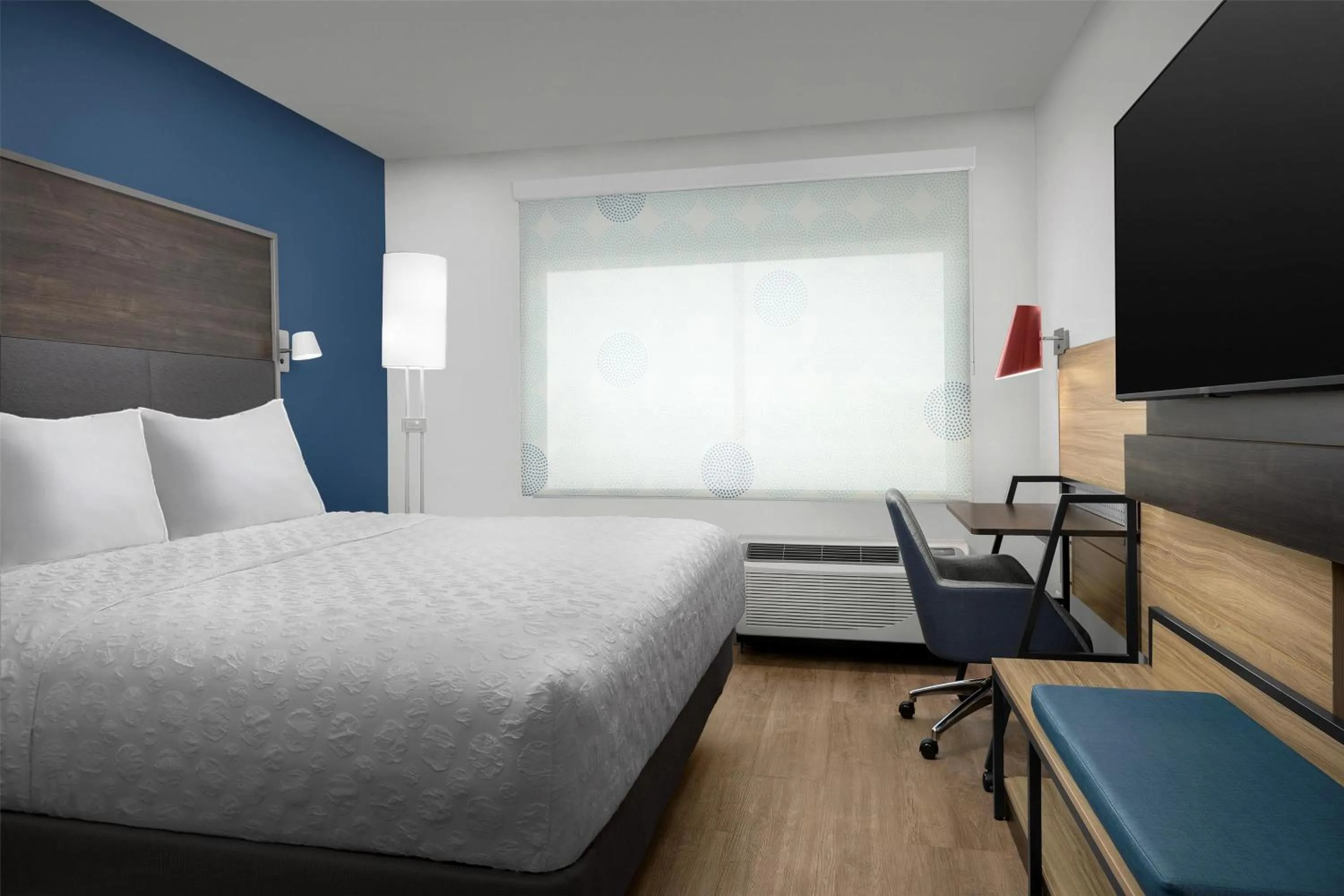 Bedroom, Bed in Tru By Hilton Joliet Plainfield