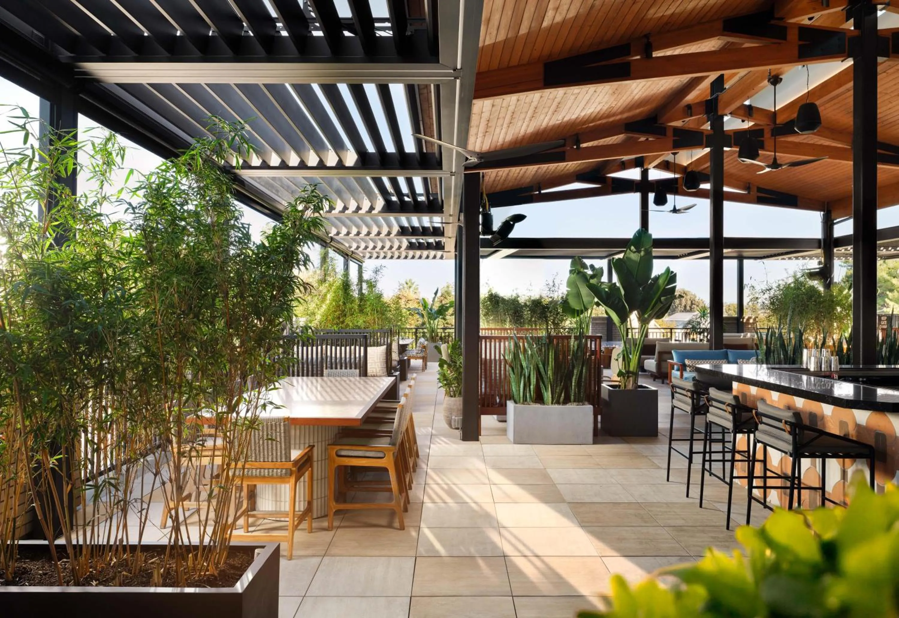 Lounge or bar in The Ava Hotel Paso Robles, Curio Collection By Hilton