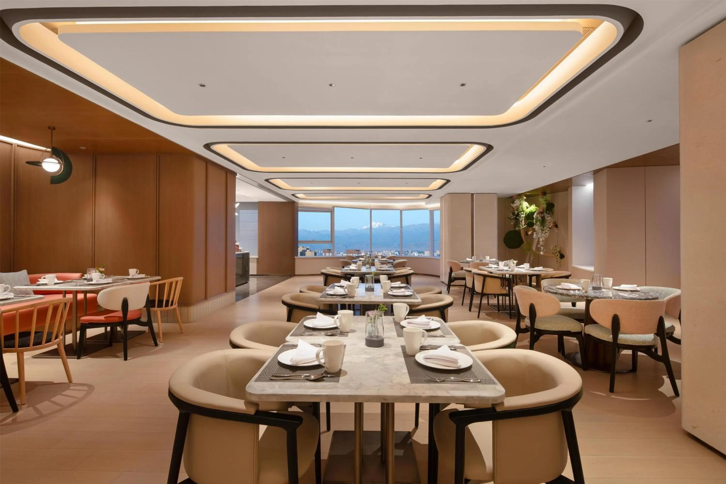 Restaurant/places to eat in Hilton Garden Inn Urumqi Railway Station