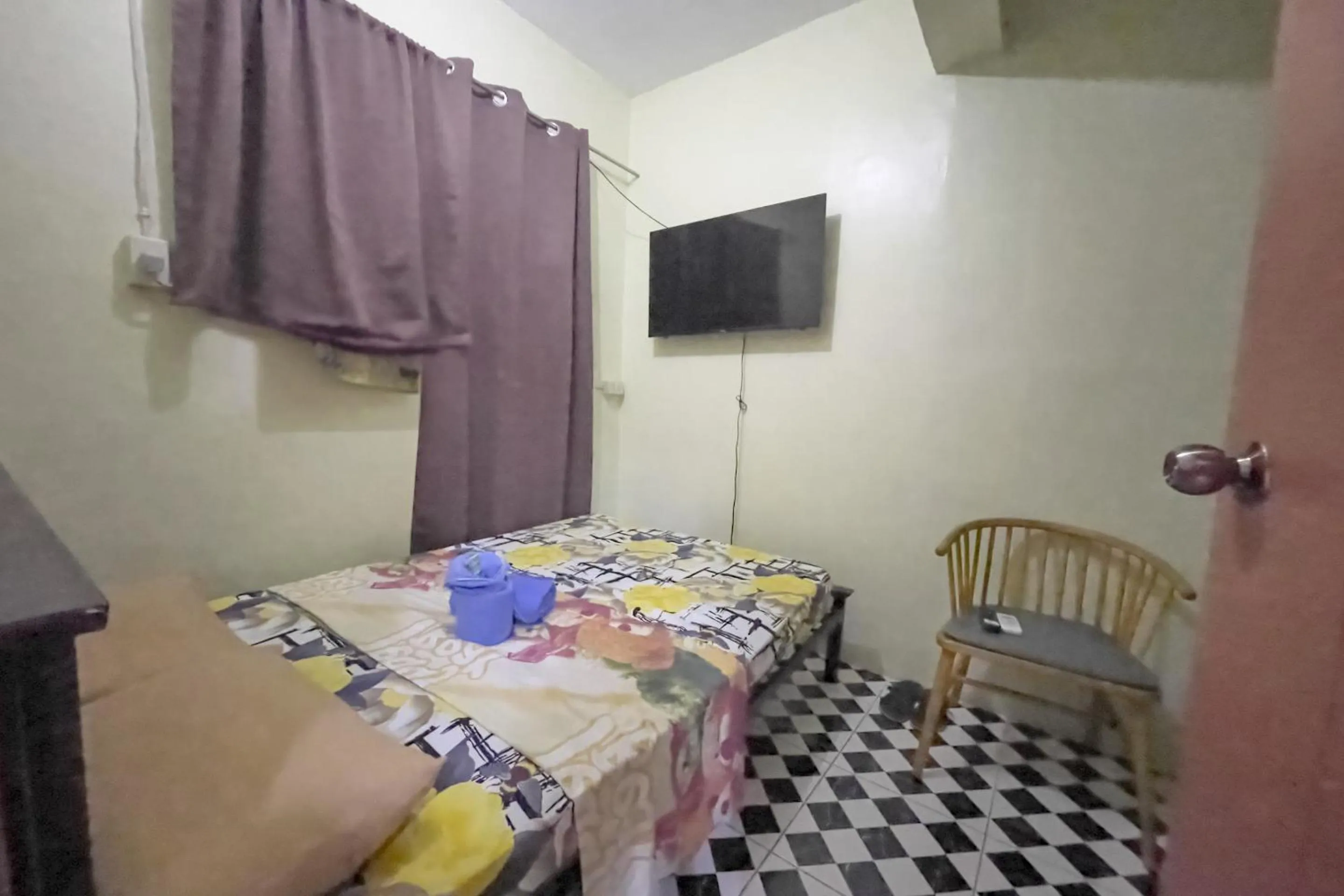 Bed in D and A Transient Inn Taguig