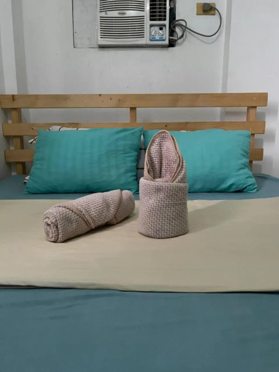 Bed in D and A Transient Inn Taguig